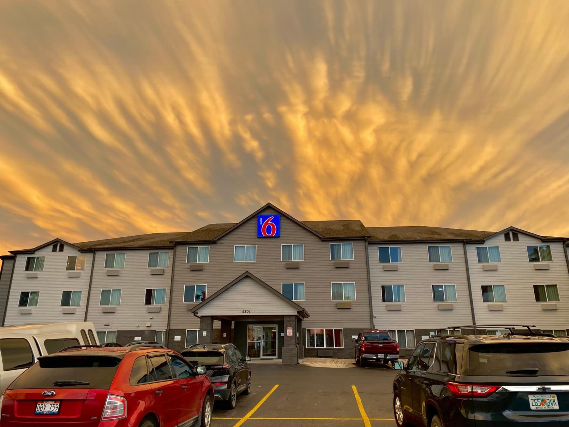 Motel 6-Lincoln, NE featured exterior or lobby in Lincoln, NE — similar hotel