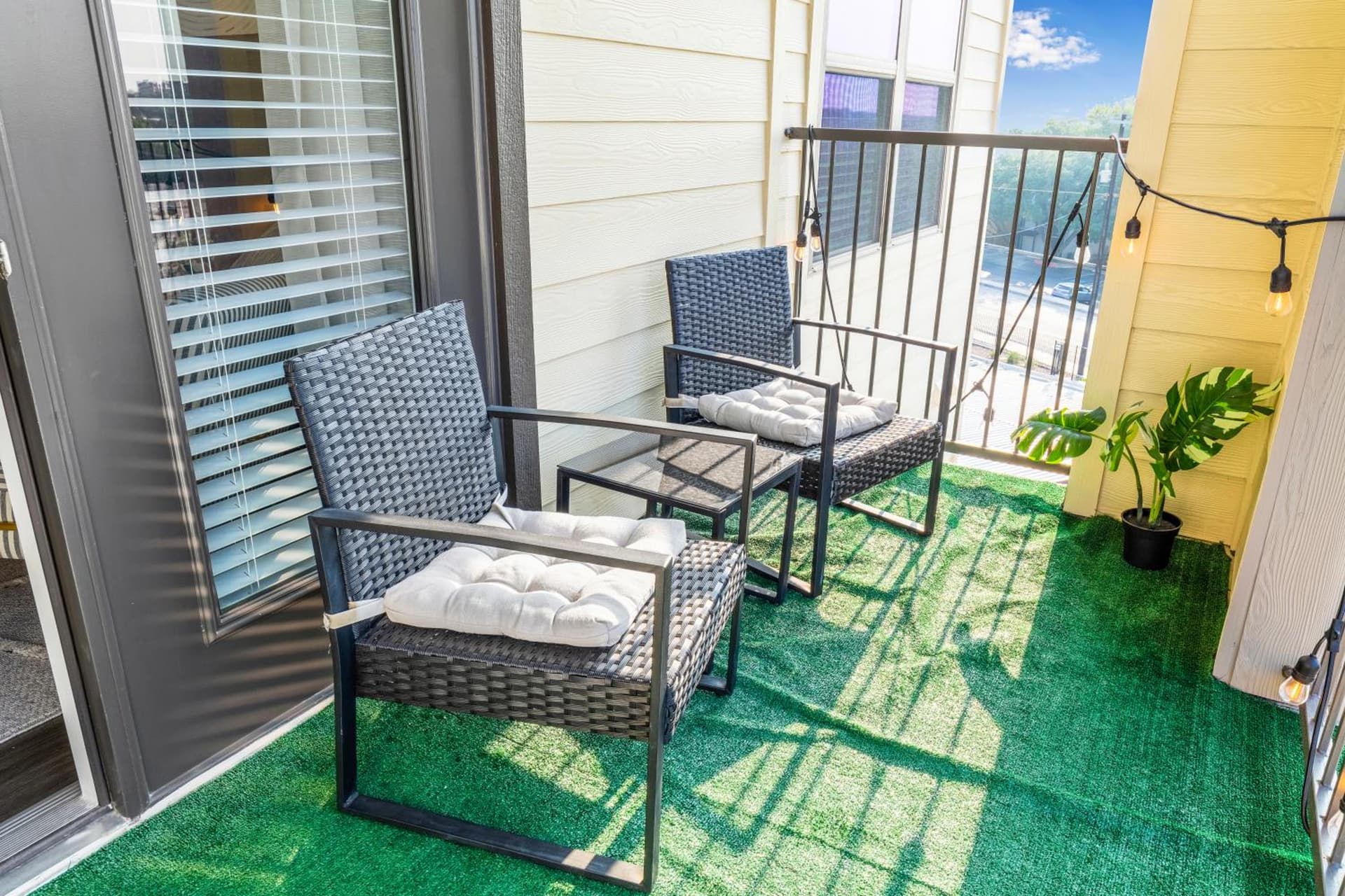 Modern 2br Pet-friendly Wd Pool&gym Utsa featured exterior or lobby in San Antonio, TX — similar hotel