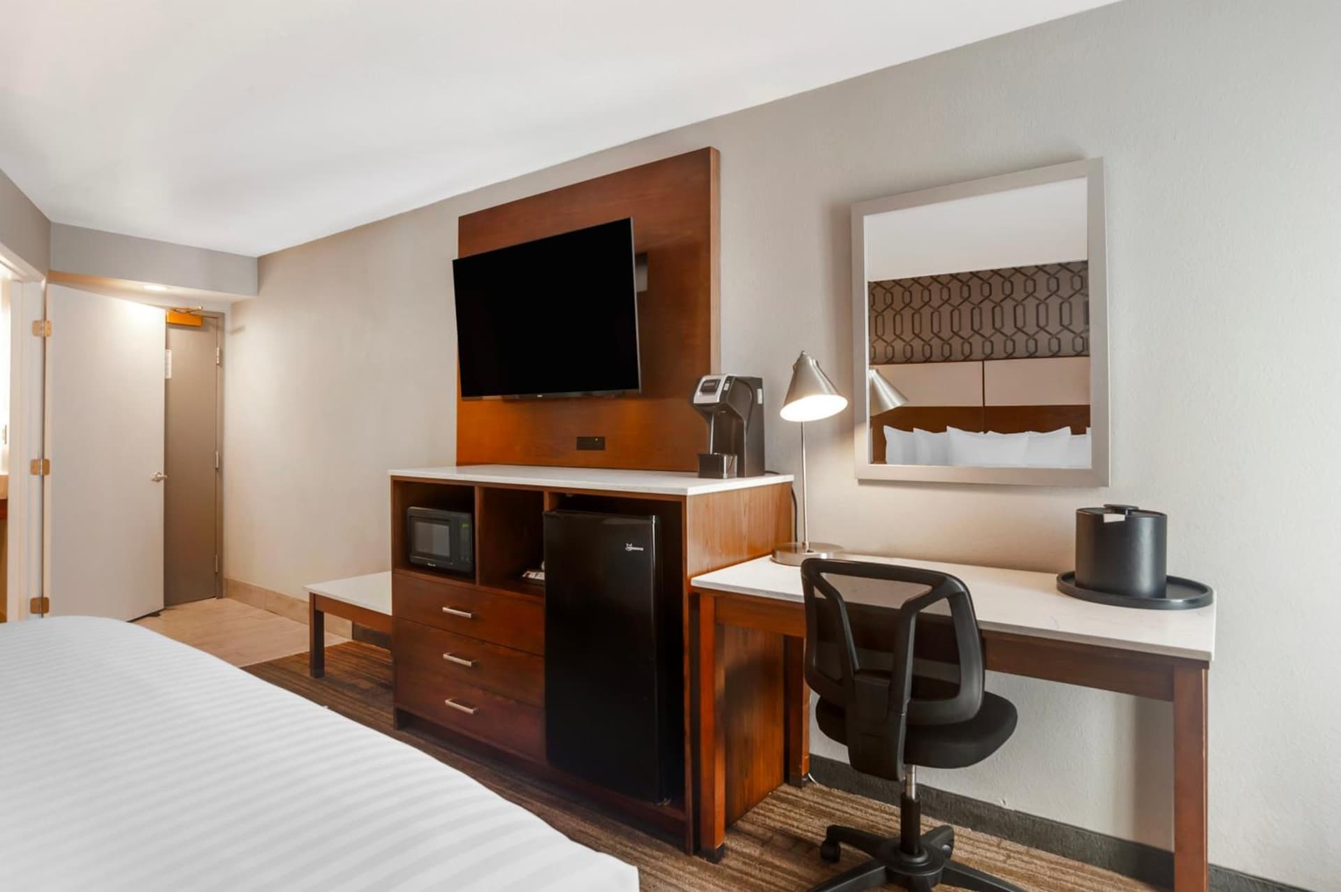 Best Western Plus Commerce Hotel gallery photo in Los Angeles, CA — image 80