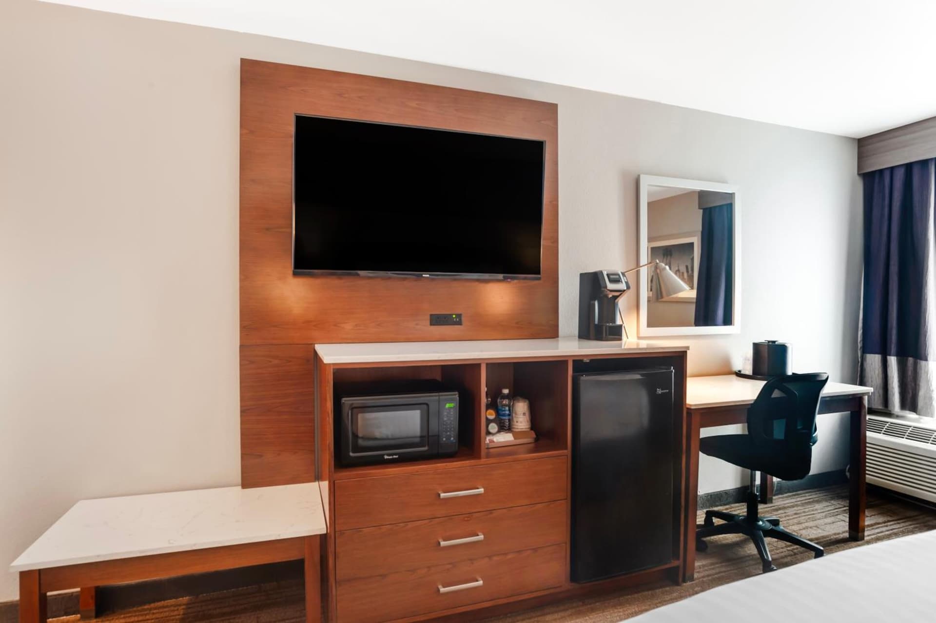 Best Western Plus Commerce Hotel gallery photo in Los Angeles, CA — image 15