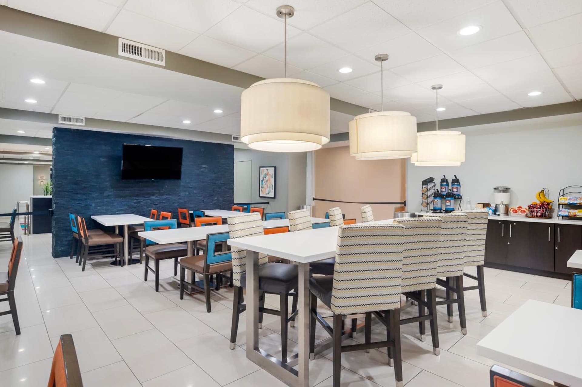 Best Western Plus Commerce Hotel gallery photo in Los Angeles, CA — image 7