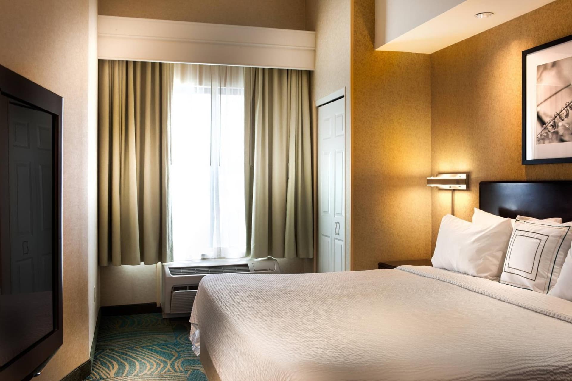 SpringHill Suites Dallas DFW Airport North/Grapevine interior in Grapevine, TX — gallery photo 2