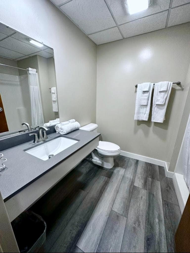 Islander Inn gallery photo in Put-in-Bay, OH — image 38