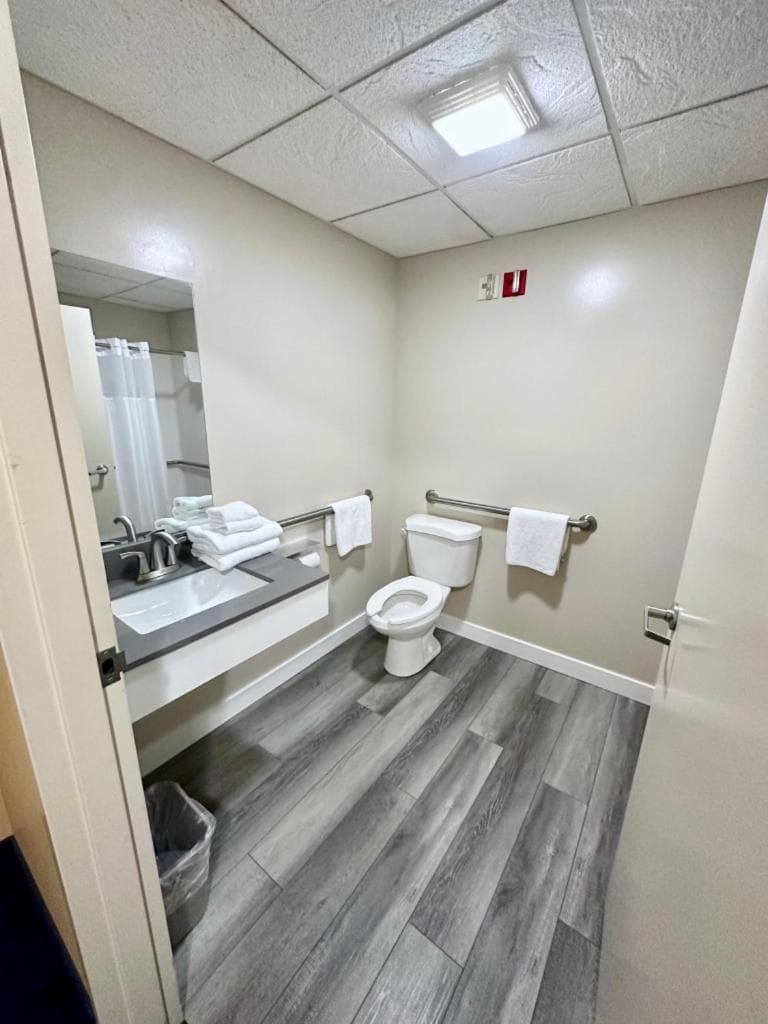 Islander Inn gallery photo in Put-in-Bay, OH — image 45