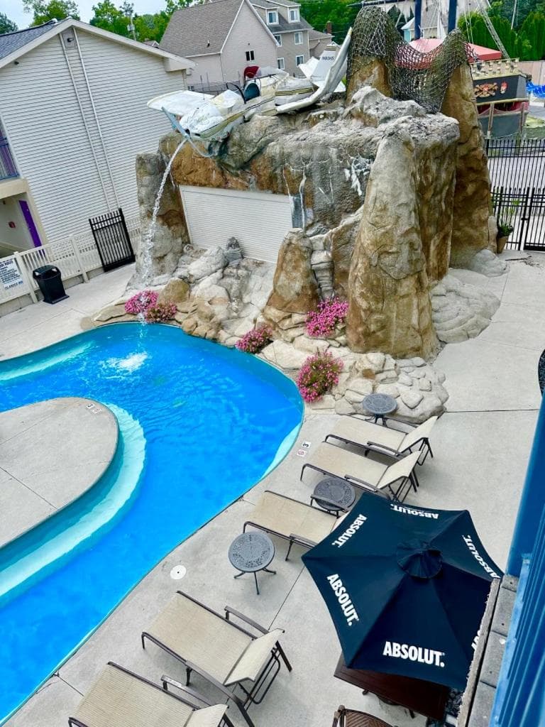 Islander Inn gallery photo in Put-in-Bay, OH — image 16