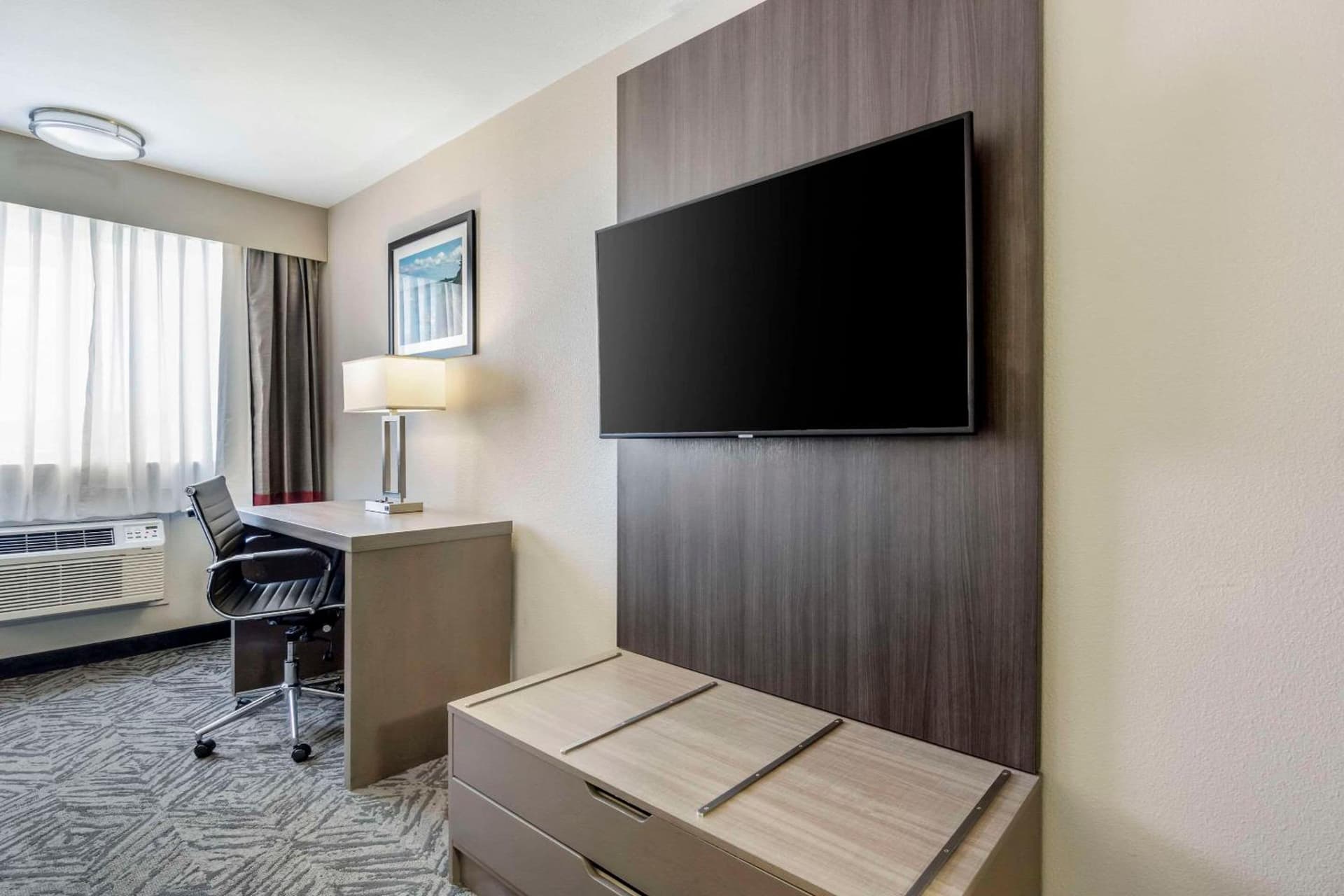 Comfort Inn & Suites Pacific - Auburn gallery photo in Auburn, WA — image 61