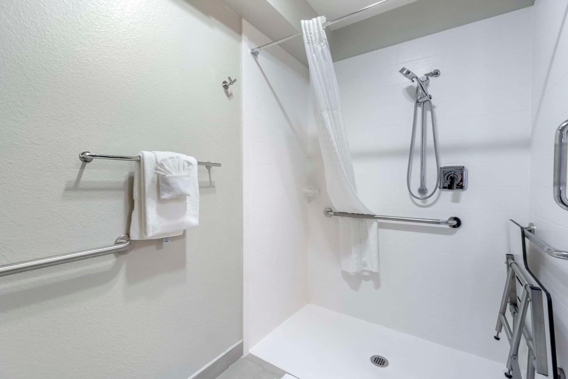 Comfort Inn & Suites Pacific - Auburn gallery photo in Auburn, WA — image 21