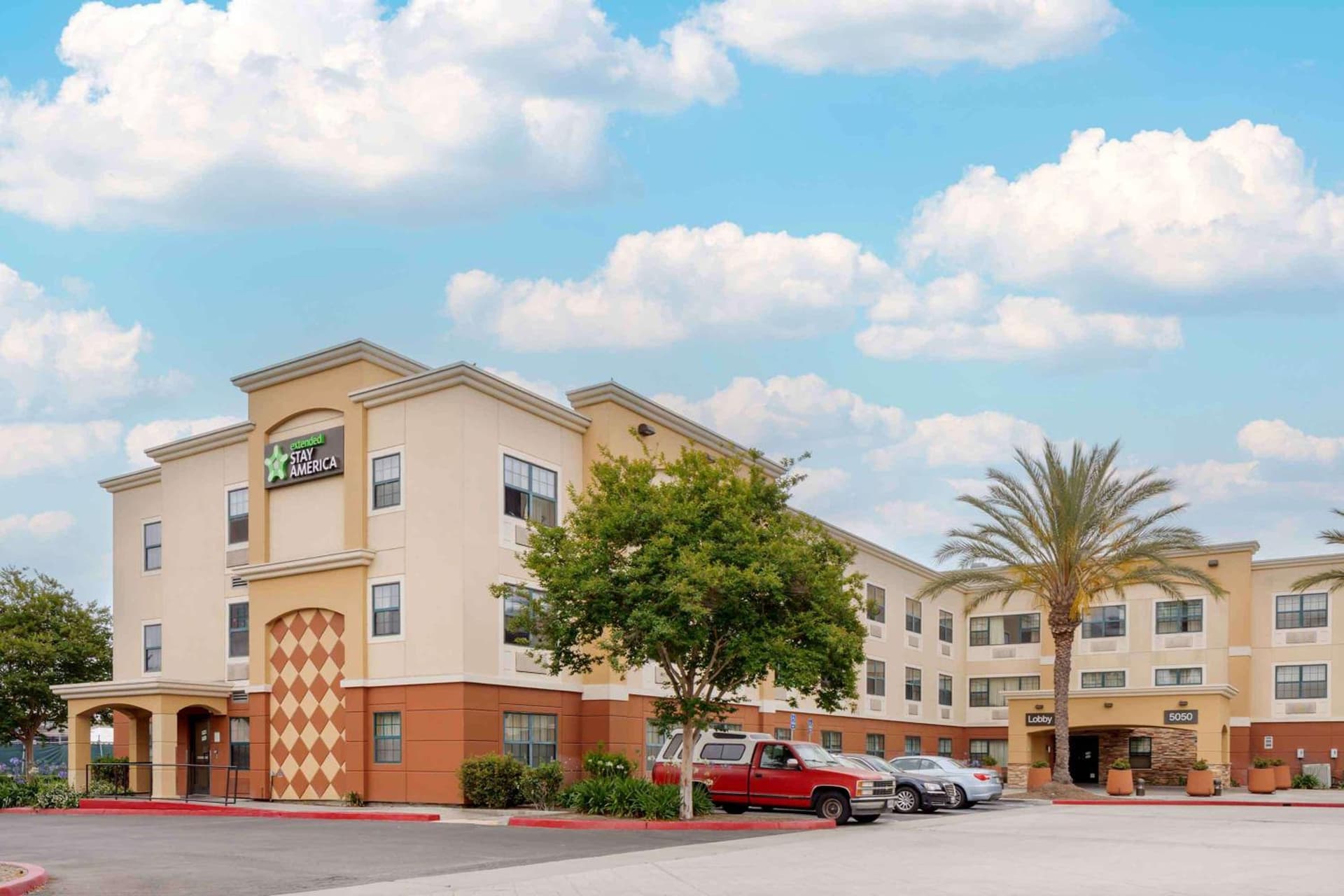 Extended Stay America Suites - Orange County - Huntington Beach property views in Huntington Beach, CA — gallery photo 3