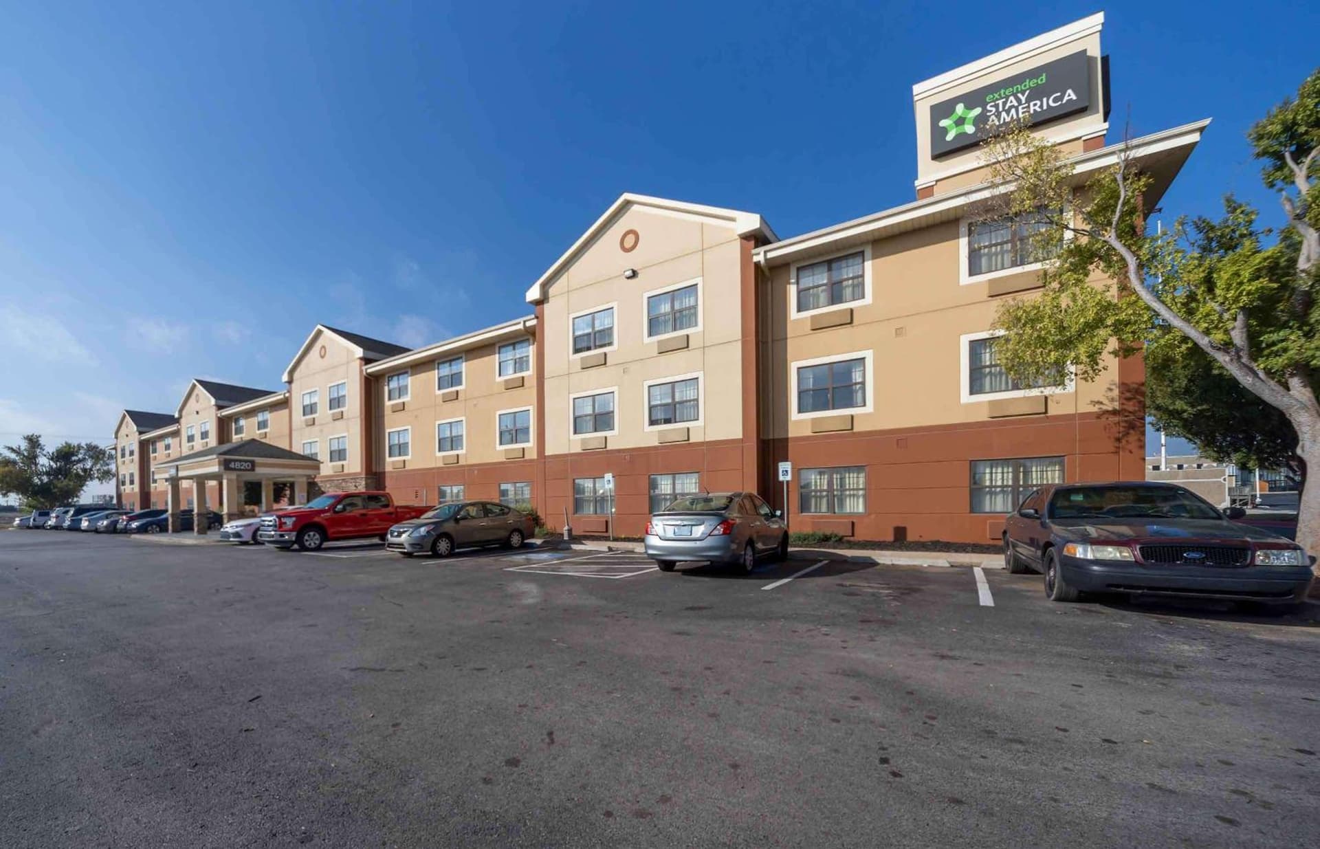 Suburban Studios featured exterior or lobby in Oklahoma City, OK — similar hotel