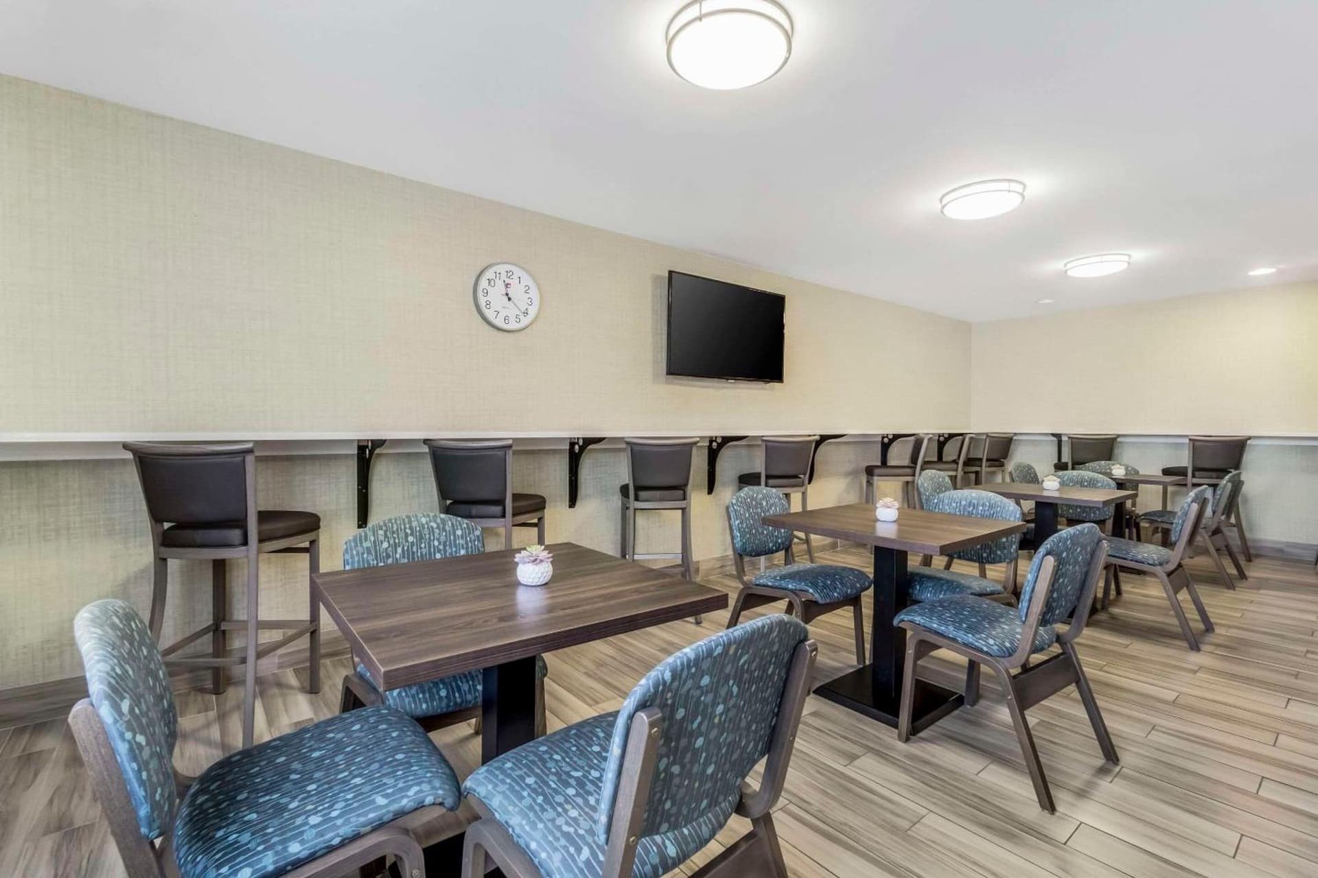 Comfort Inn & Suites Pacific - Auburn gallery photo in Auburn, WA — image 24