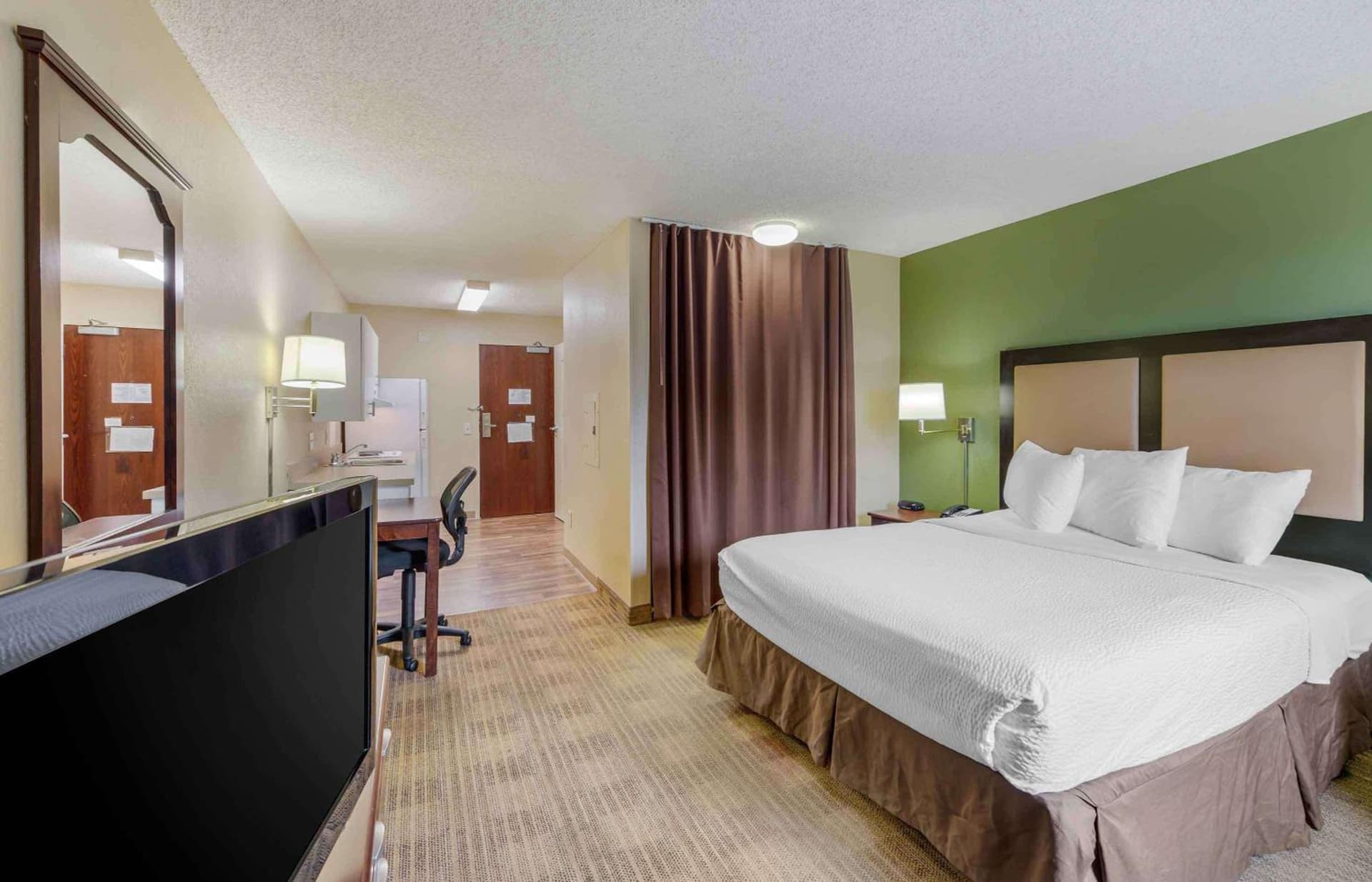 Extended Stay America Suites - Orange County - Huntington Beach gallery photo in Huntington Beach, CA — image 37