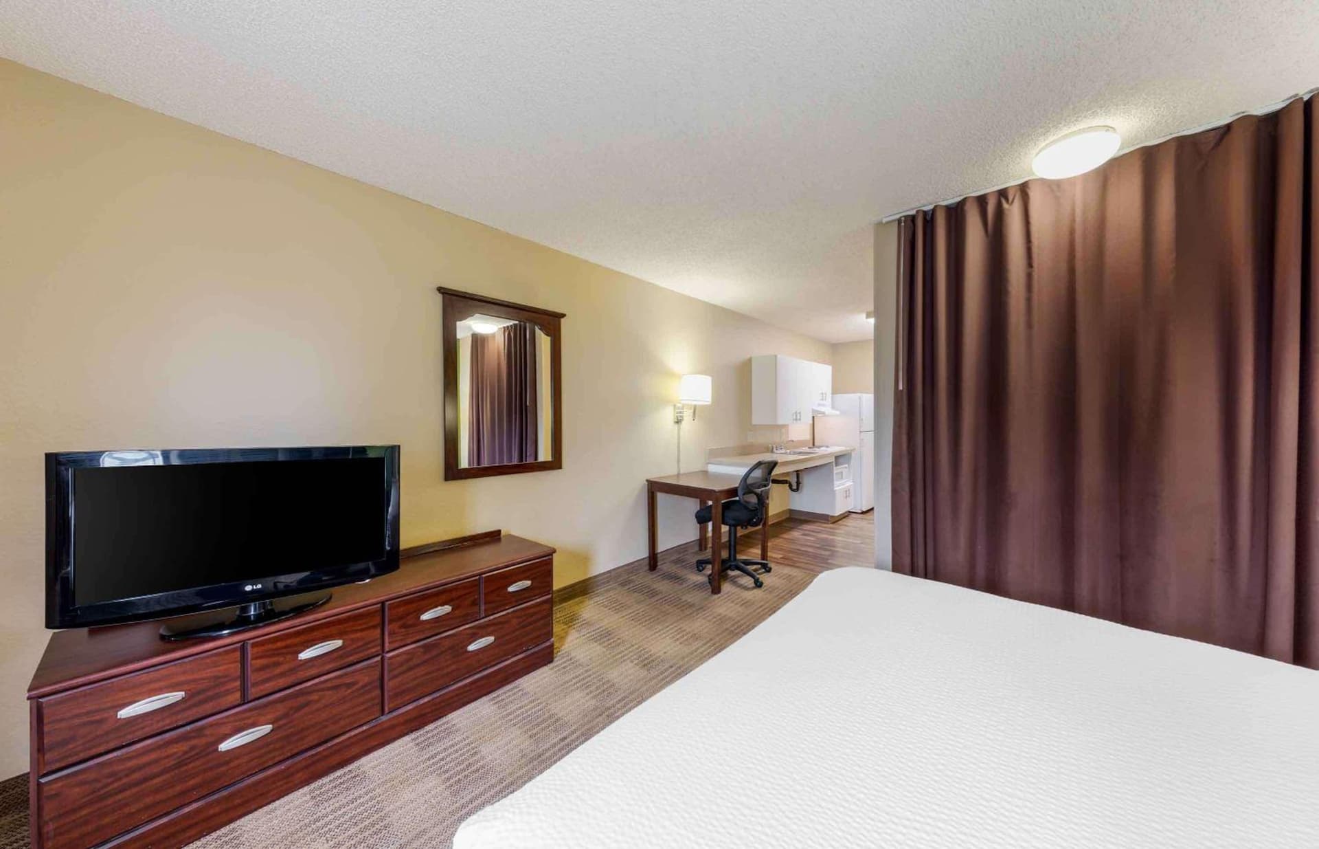 Extended Stay America Suites - Orange County - Huntington Beach gallery photo in Huntington Beach, CA — image 22