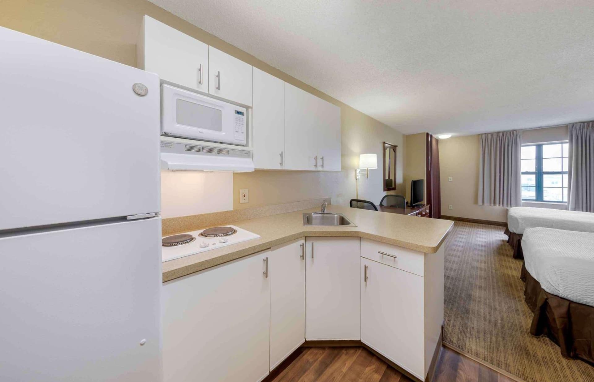Extended Stay America Suites - Orange County - Huntington Beach gallery photo in Huntington Beach, CA — image 5
