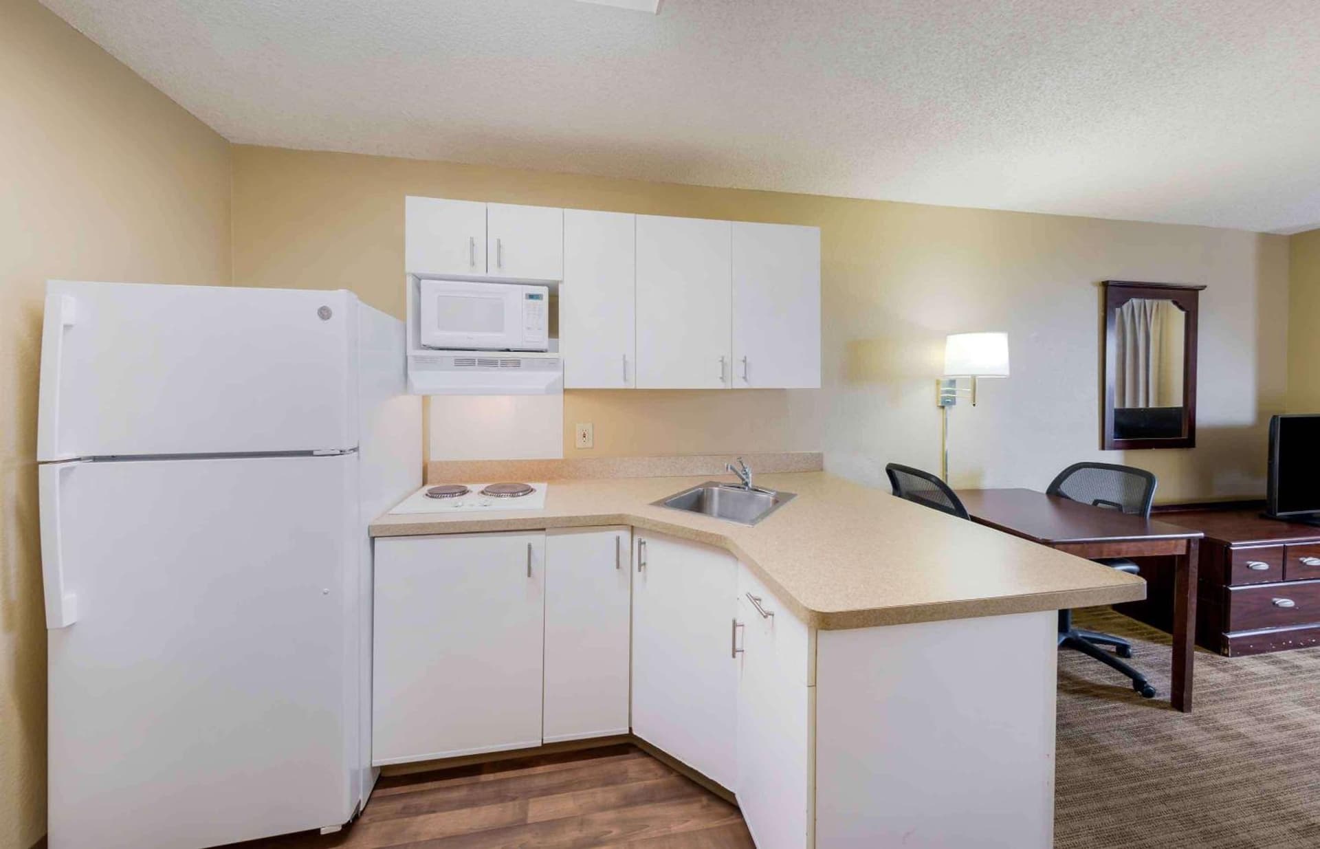Extended Stay America Suites - Orange County - Huntington Beach gallery photo in Huntington Beach, CA — image 42