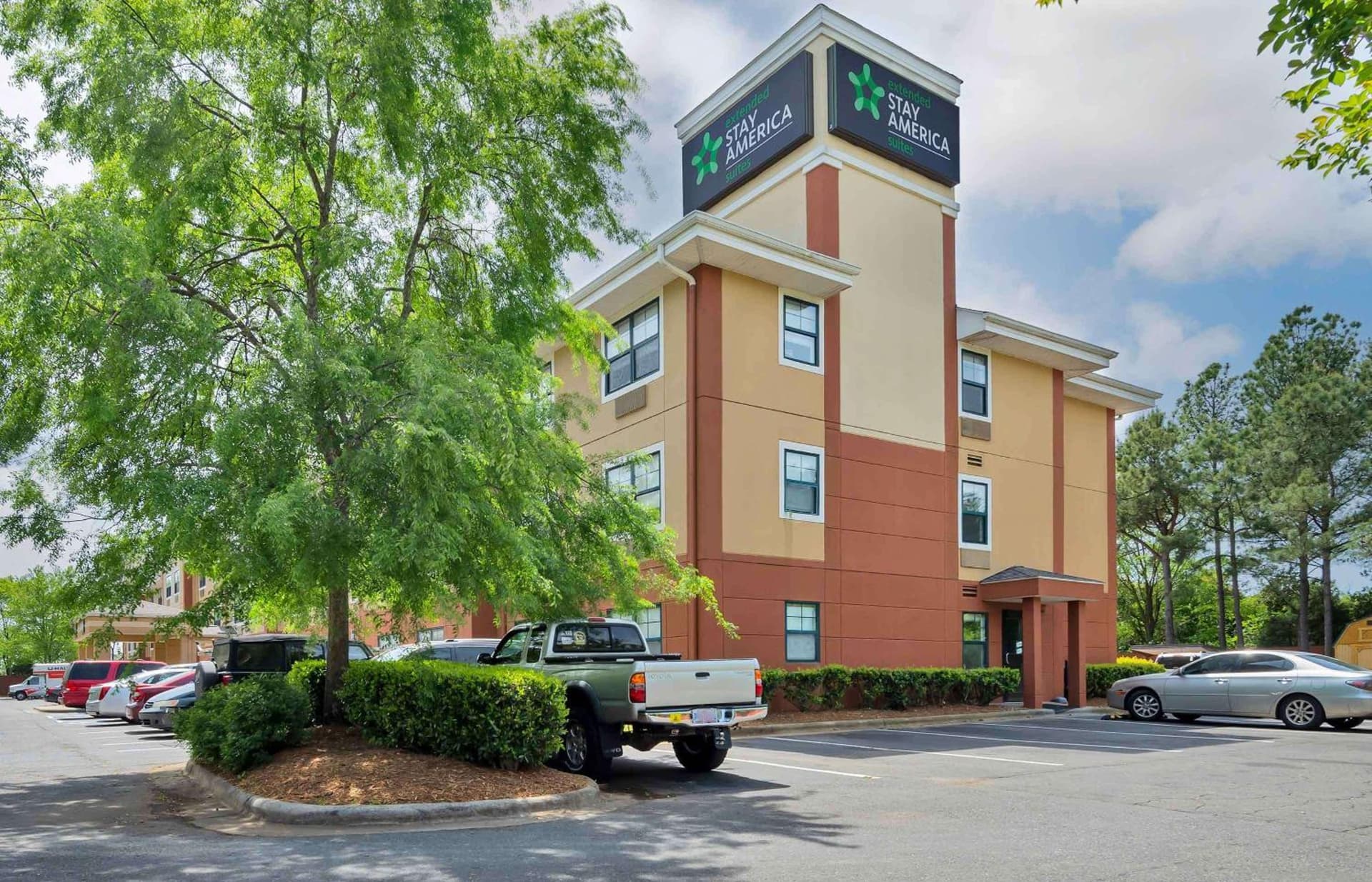 Extended Stay America Suites - Charlotte - Pineville - Park Rd featured exterior or lobby in Charlotte, NC — similar hotel