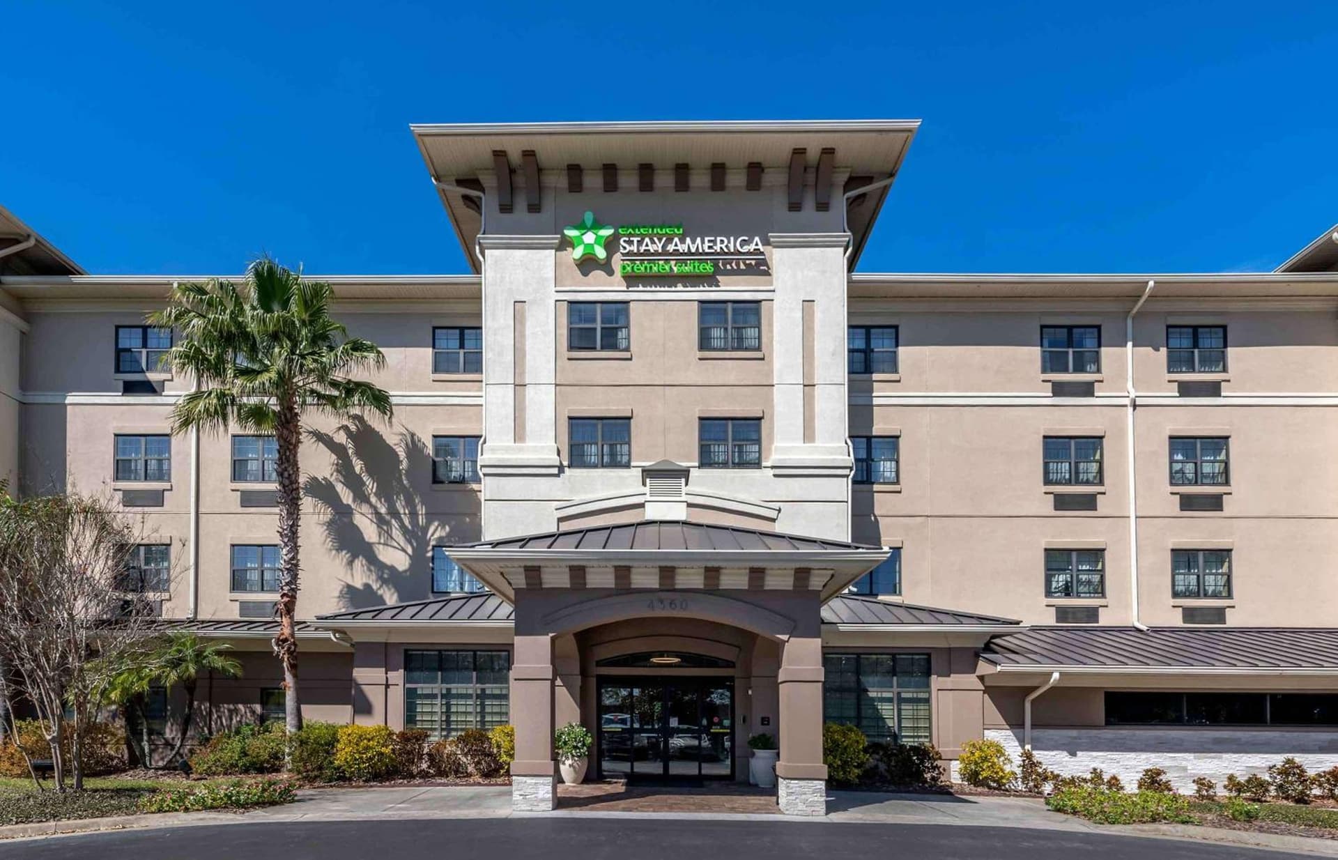Extended Stay America Premier Suites Lakeland I4 exterior or lobby in Lakeland, FL — main listing photo