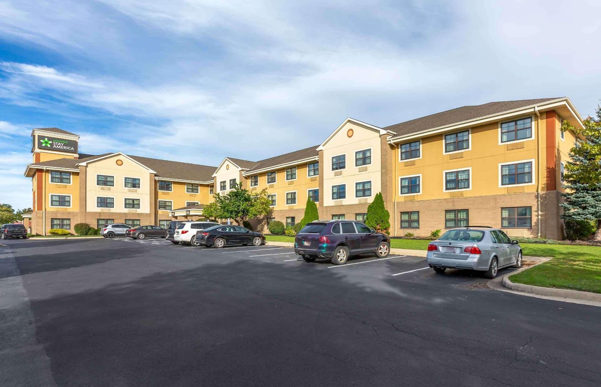 Extended Stay America Suites - Cleveland - Brooklyn featured exterior or lobby in Brooklyn, OH — similar hotel