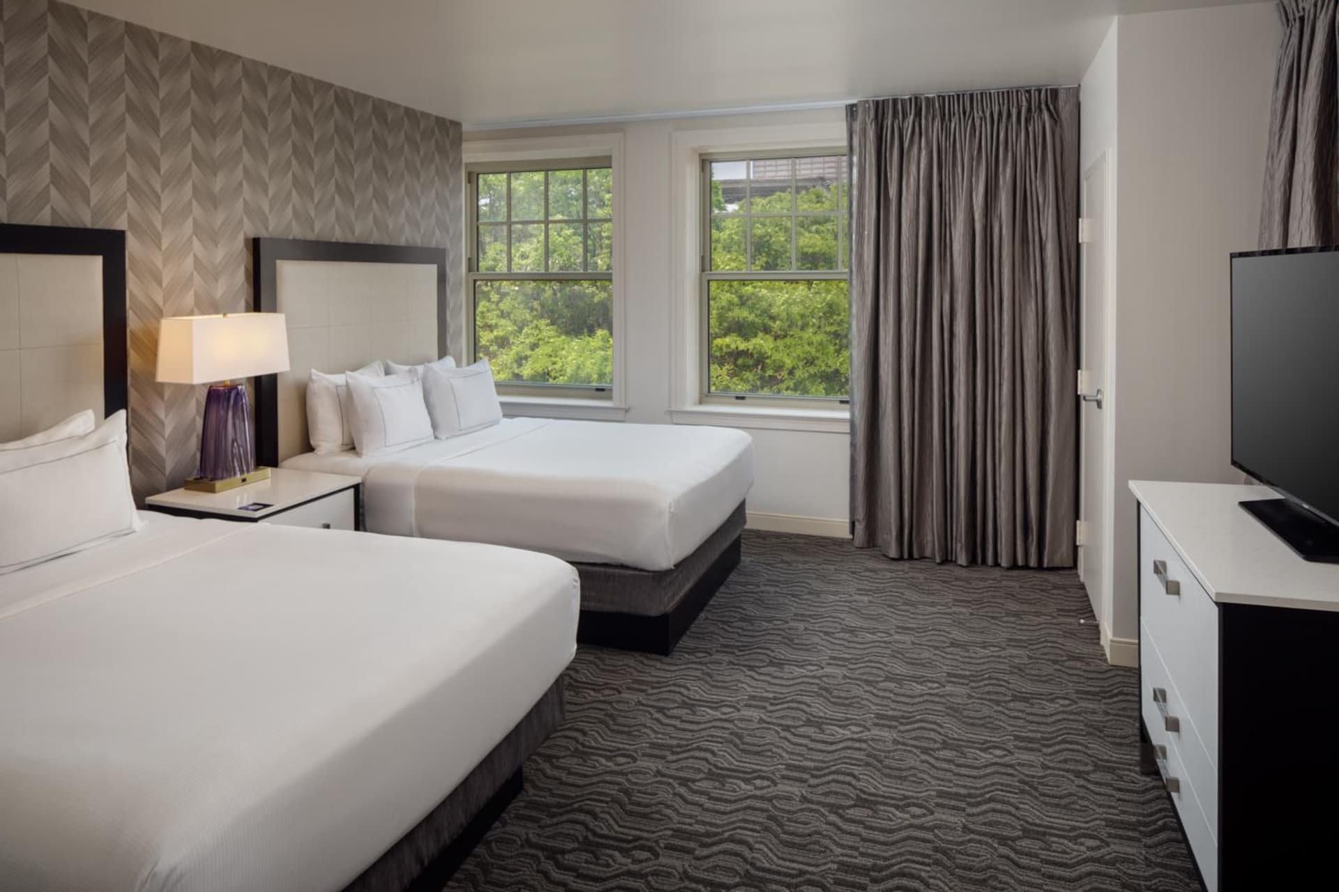 DoubleTree Suites by Hilton Hotel Detroit Downtown - Fort Shelby gallery photo in Detroit, MI — image 4