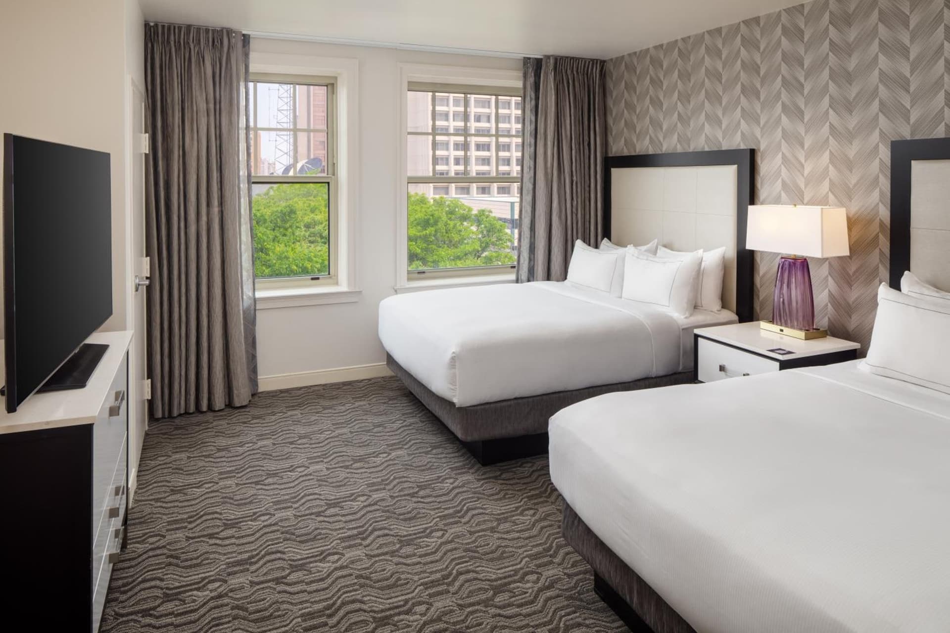 DoubleTree Suites by Hilton Hotel Detroit Downtown - Fort Shelby gallery photo in Detroit, MI — image 8