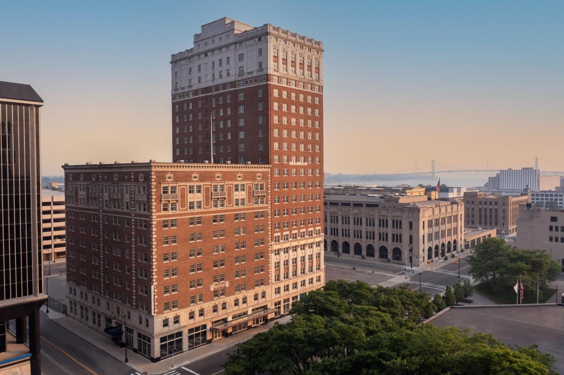 DoubleTree Suites by Hilton Hotel Detroit Downtown - Fort Shelby gallery photo in Detroit, MI — image 67