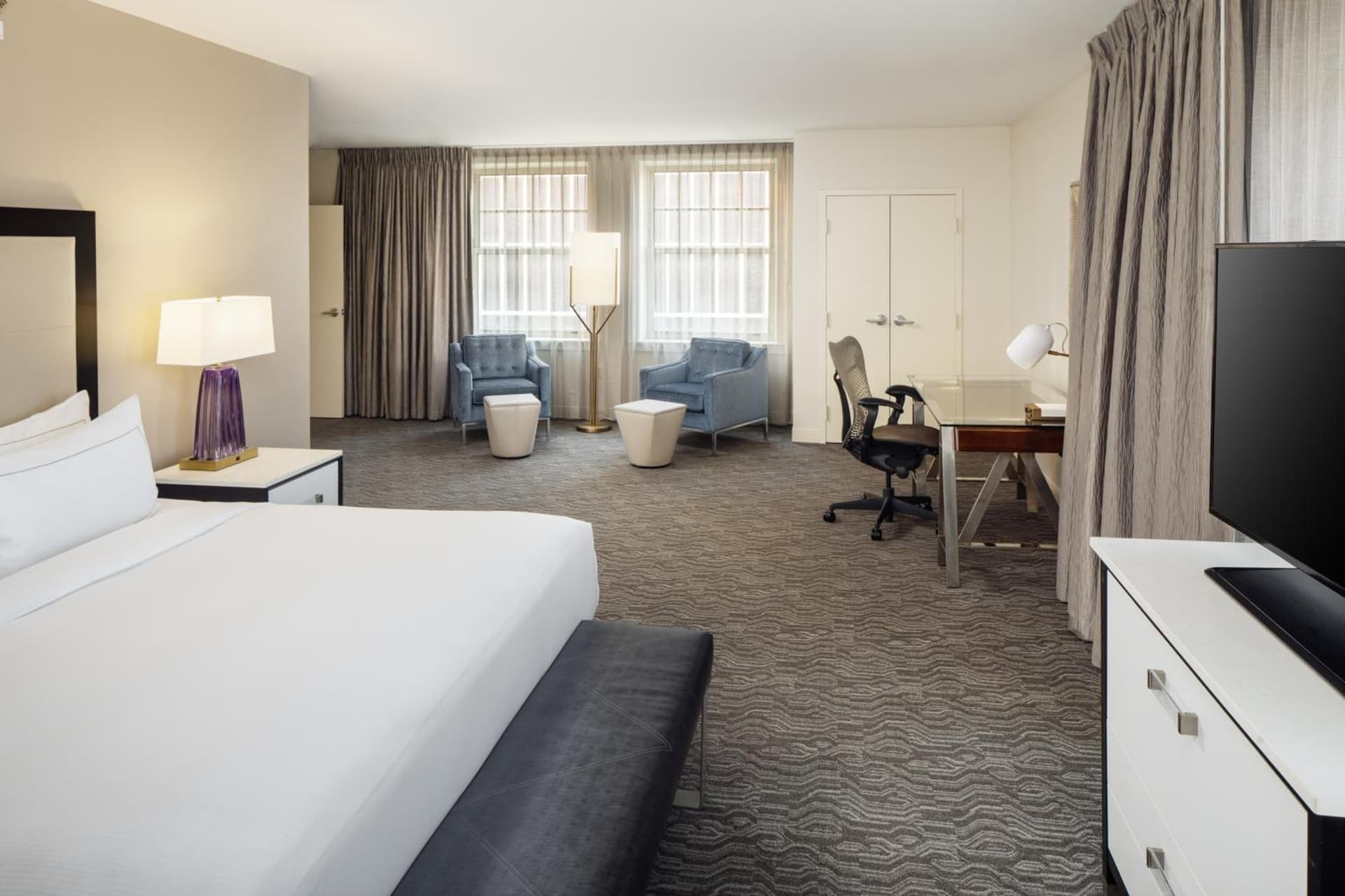 DoubleTree Suites by Hilton Hotel Detroit Downtown - Fort Shelby gallery photo in Detroit, MI — image 37