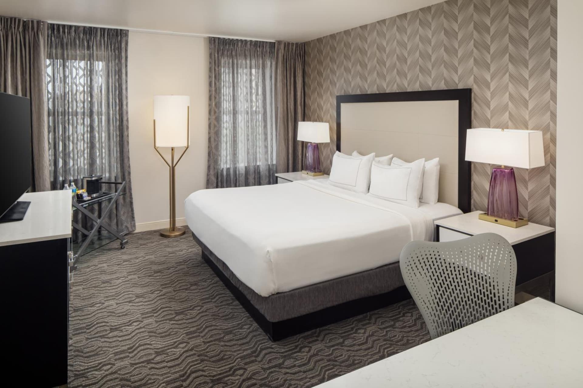 DoubleTree Suites by Hilton Hotel Detroit Downtown - Fort Shelby gallery photo in Detroit, MI — image 64