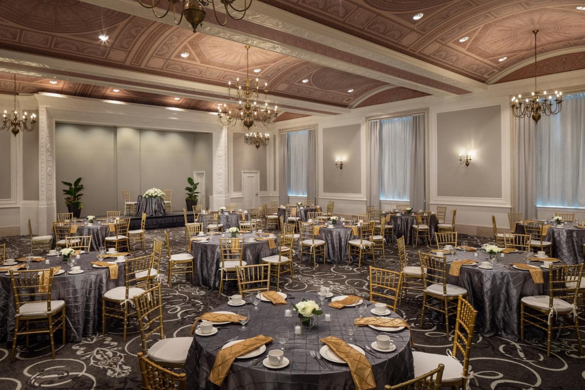 DoubleTree Suites by Hilton Hotel Detroit Downtown - Fort Shelby gallery photo in Detroit, MI — image 31