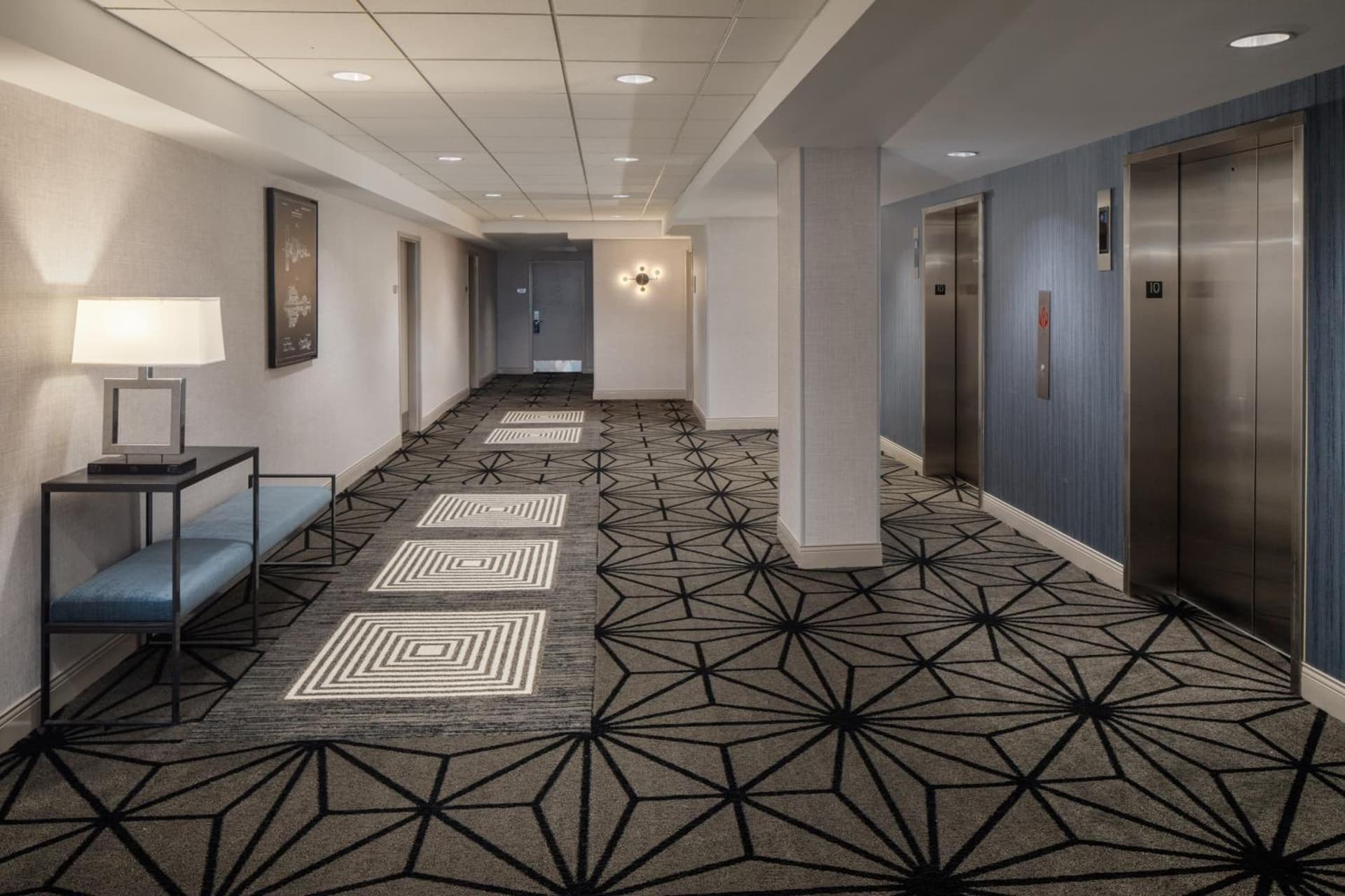 DoubleTree Suites by Hilton Hotel Detroit Downtown - Fort Shelby gallery photo in Detroit, MI — image 54