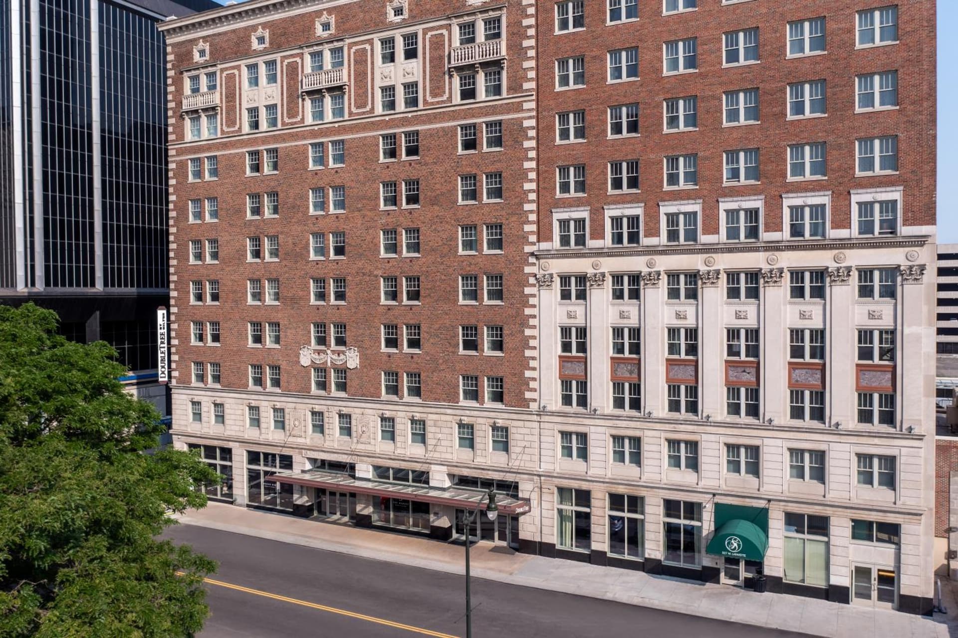 DoubleTree Suites by Hilton Hotel Detroit Downtown - Fort Shelby gallery photo in Detroit, MI — image 21