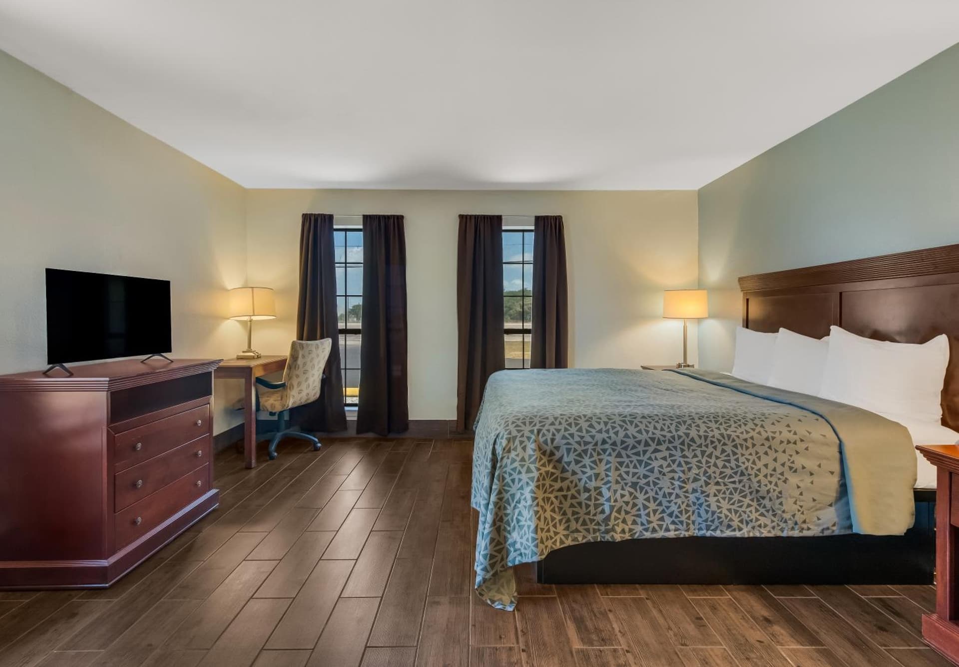 Econo Lodge Inn & Suites Fulton - Rockport property views in Rockport, TX — gallery photo 3