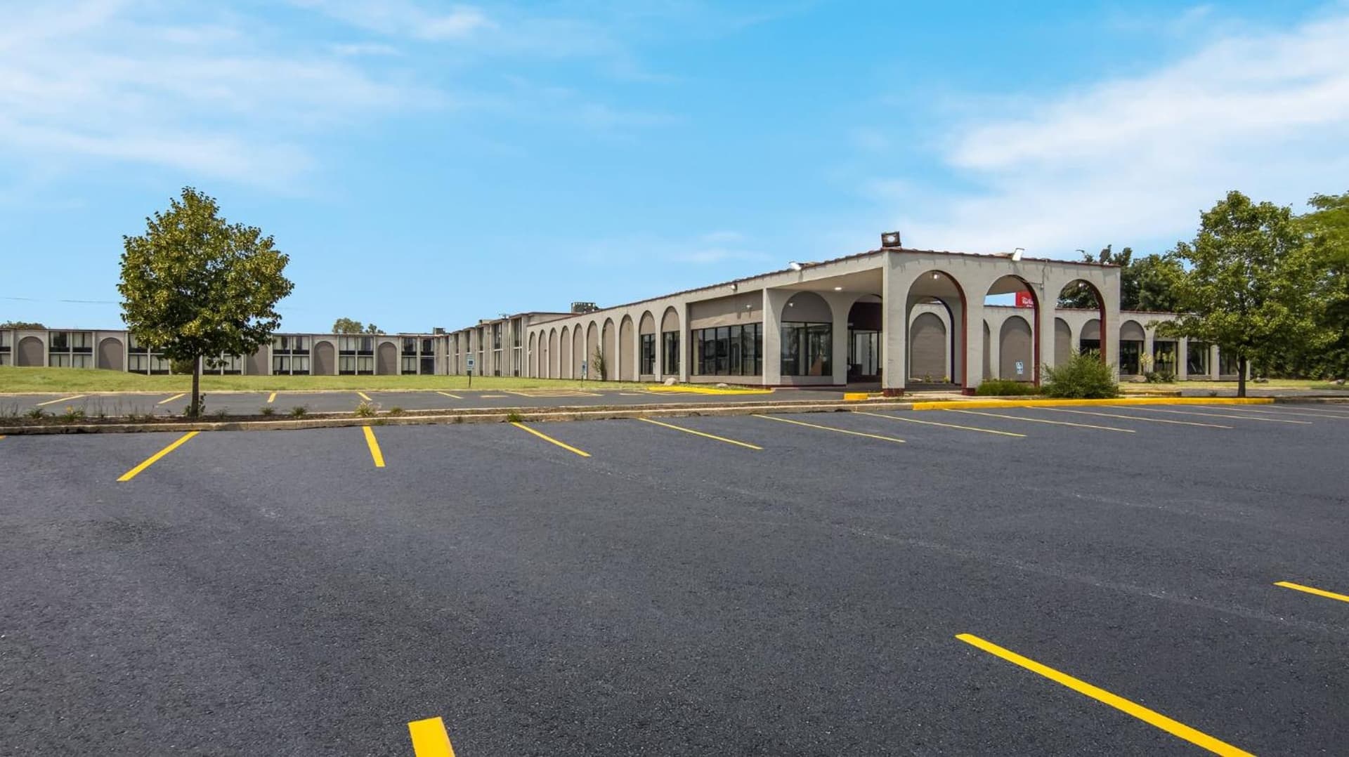Red Roof Inn & Conference Center Chicago - Aurora Fox Valley — hotel in Aurora, Illinois