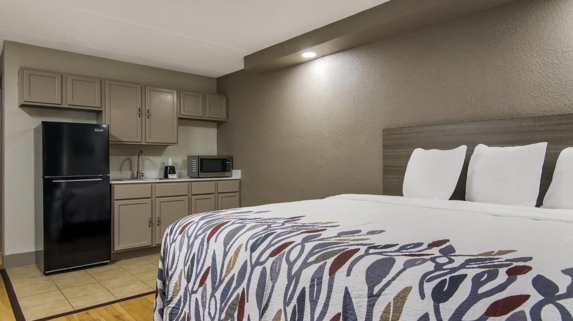 Red Roof Inn & Conference Center Chicago - Aurora Fox Valley gallery photo in North Aurora, IL — image 17