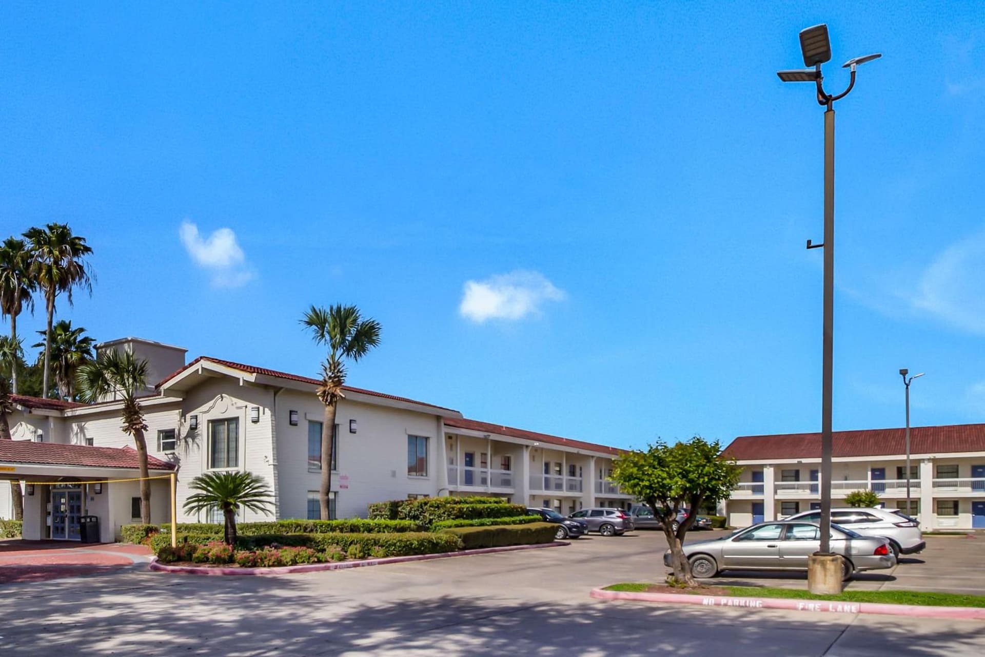 Motel 6-Baytown, TX - Garth Rd property views in Baytown, TX — gallery photo 3