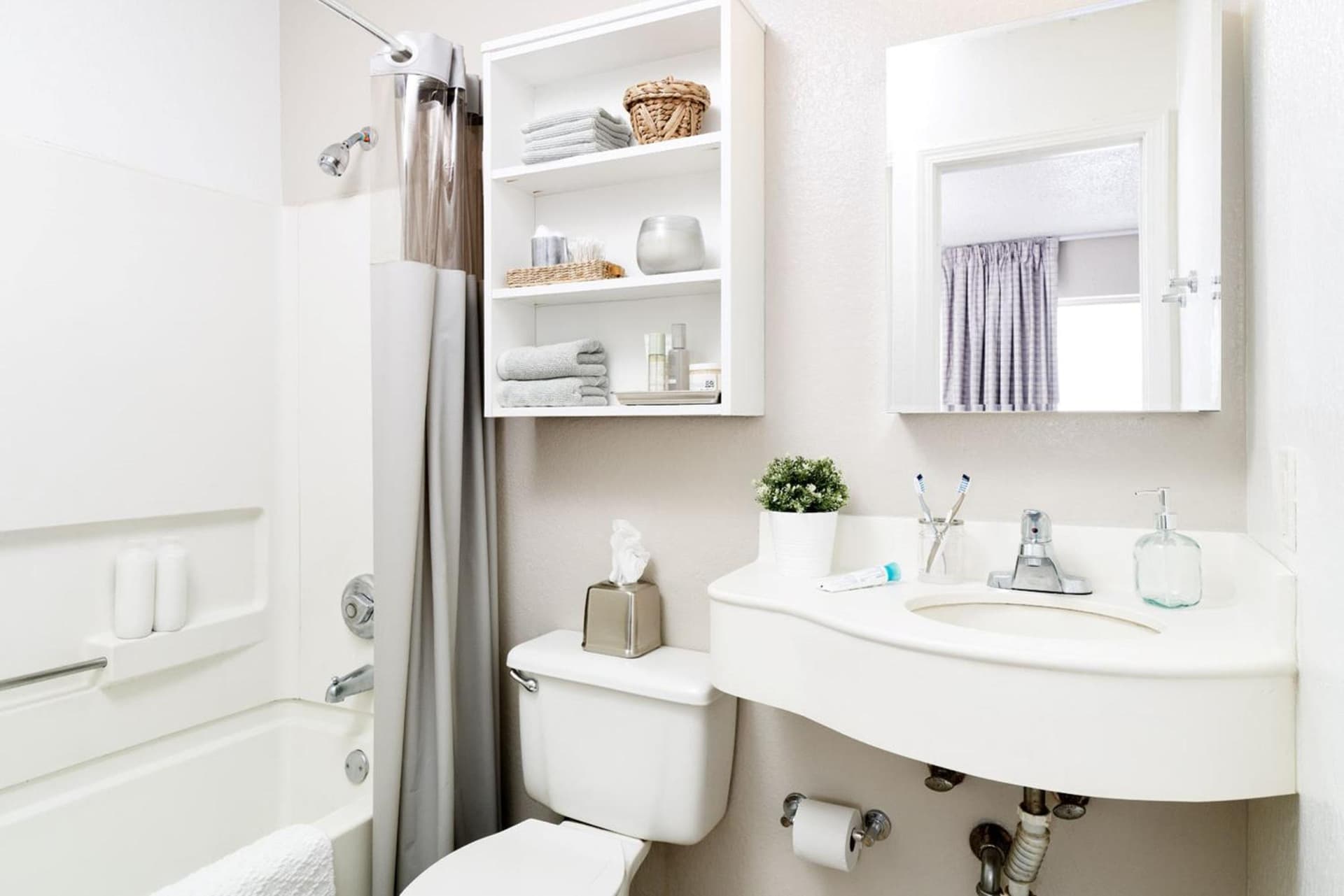 InTown Suites Extended Stay Virginia Beach VA interior in Virginia Beach, VA — gallery photo 2