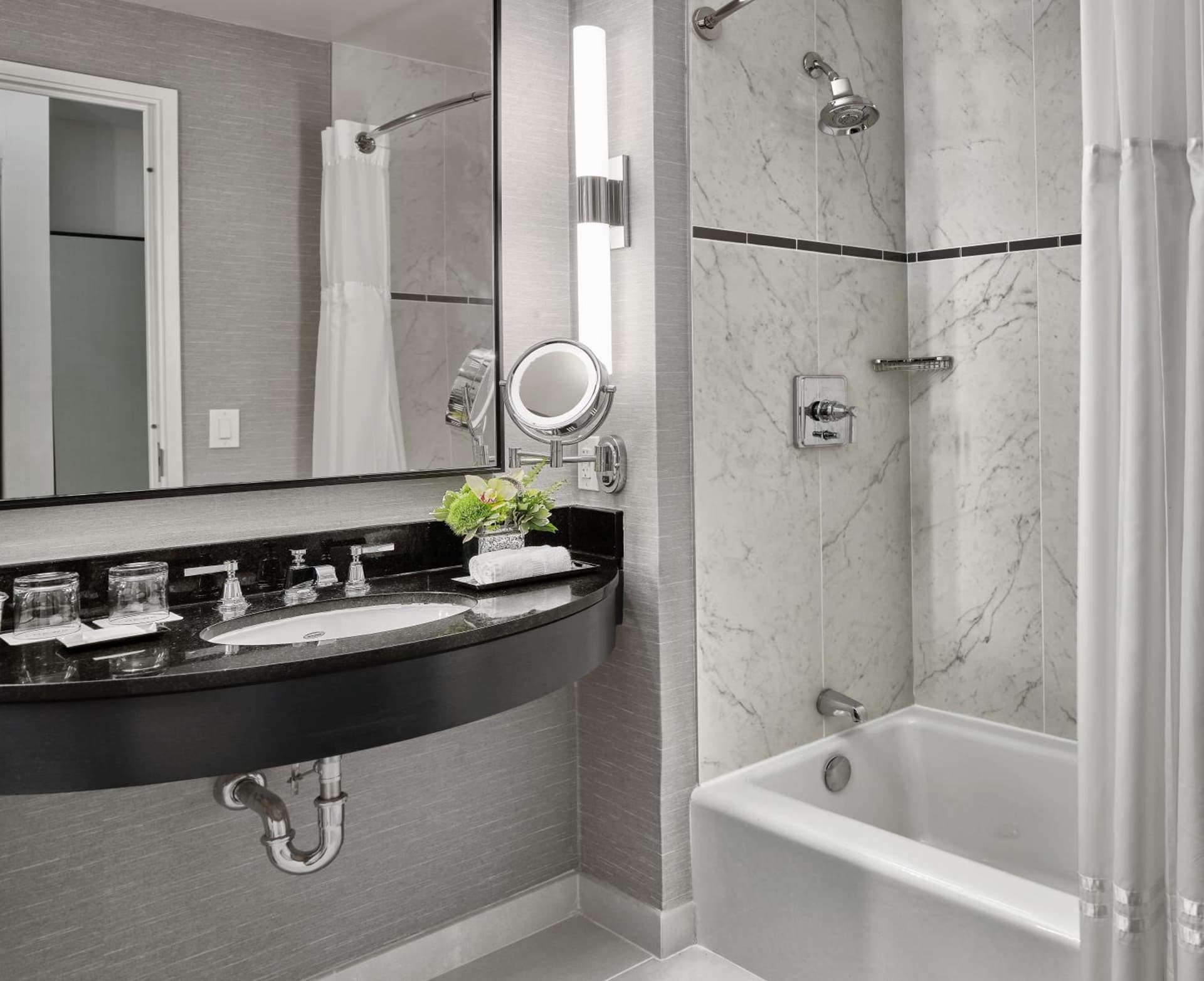 Loews Philadelphia Hotel property views in Philadelphia, PA — gallery photo 3