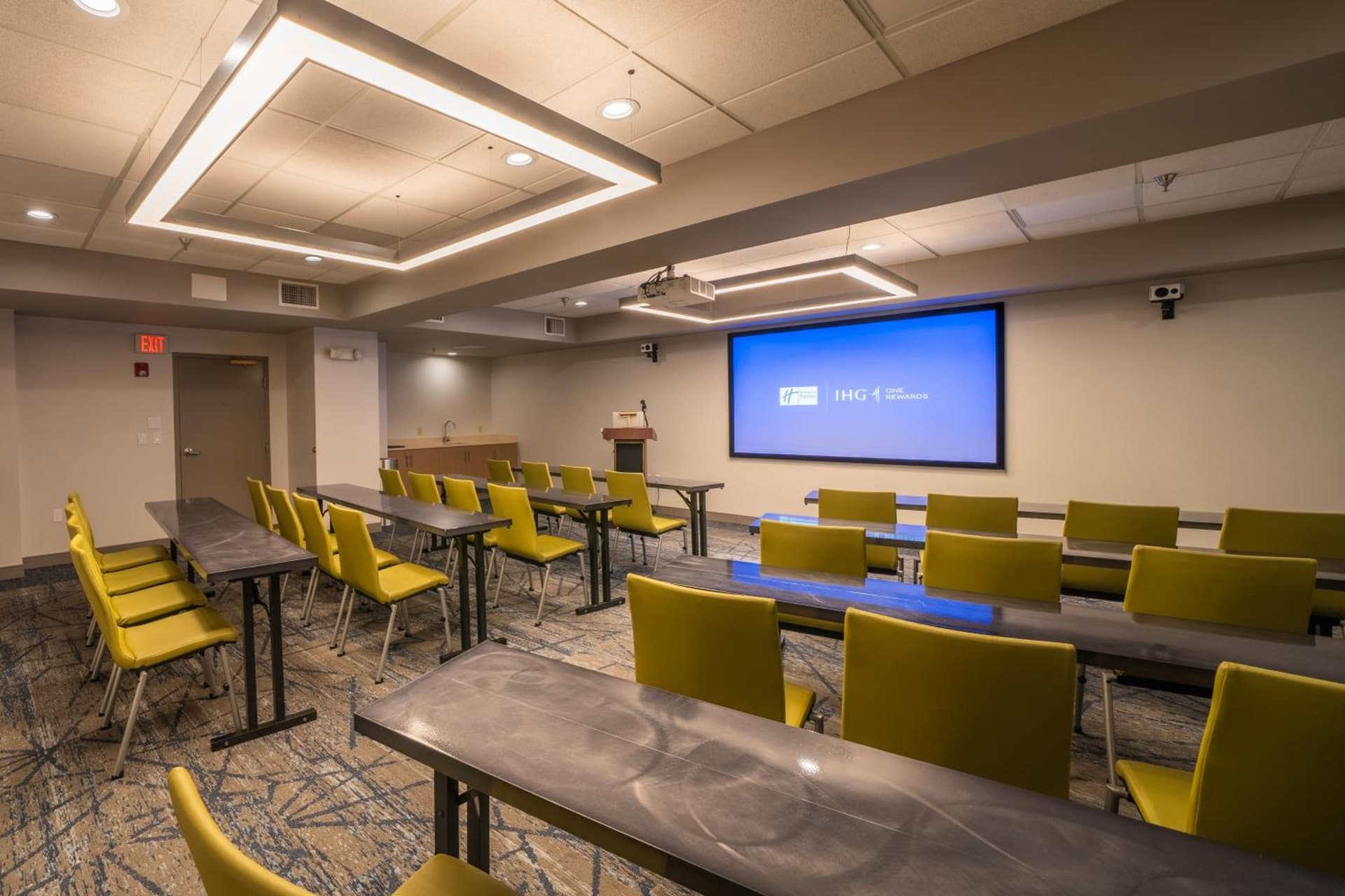 Holiday Inn Express Hotel & Suites Tampa-Oldsmar by IHG gallery photo in Oldsmar, FL — image 13