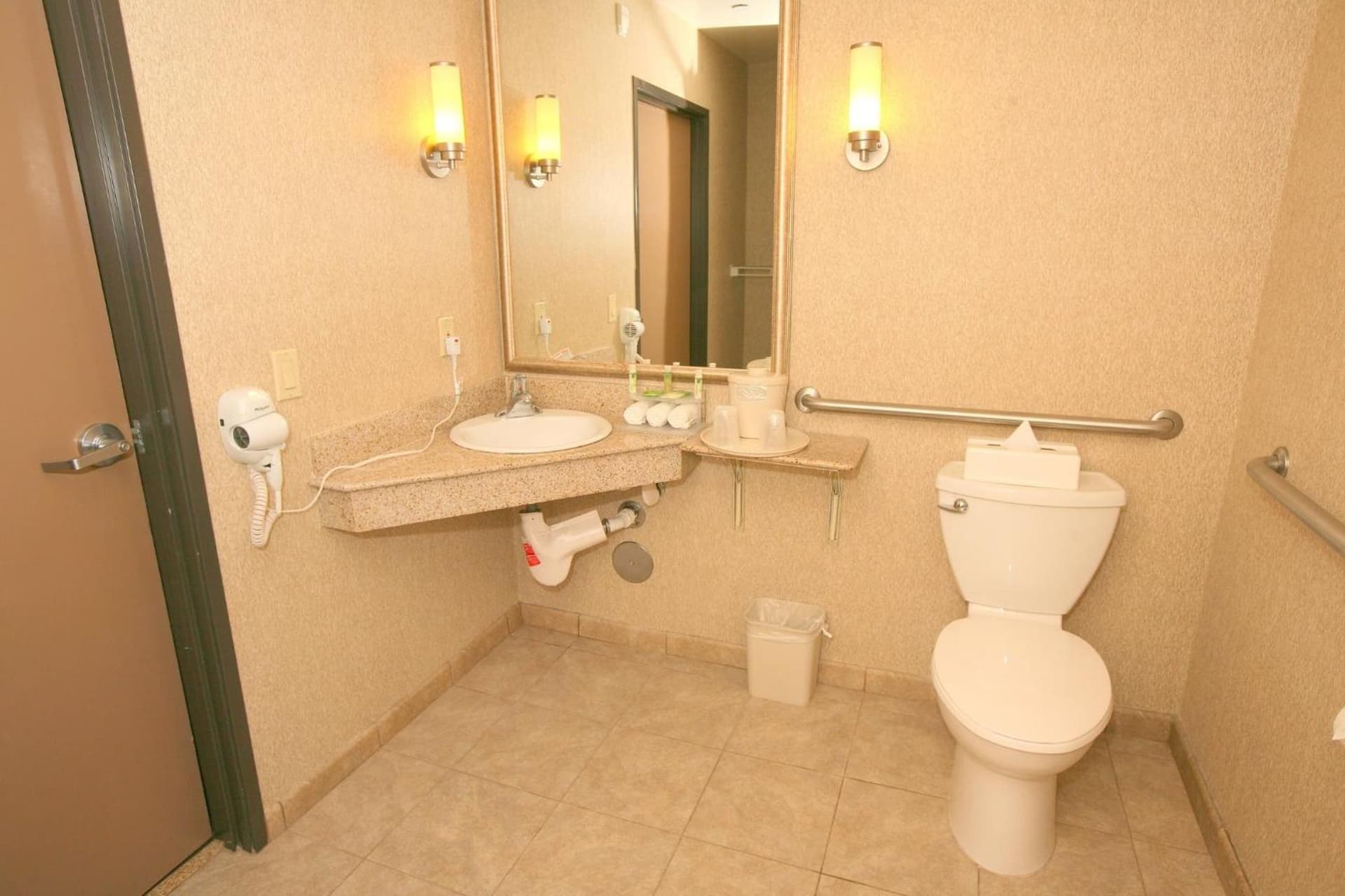 Holiday Inn Express San Diego South - Chula Vista by IHG property views in Chula Vista, CA — gallery photo 3