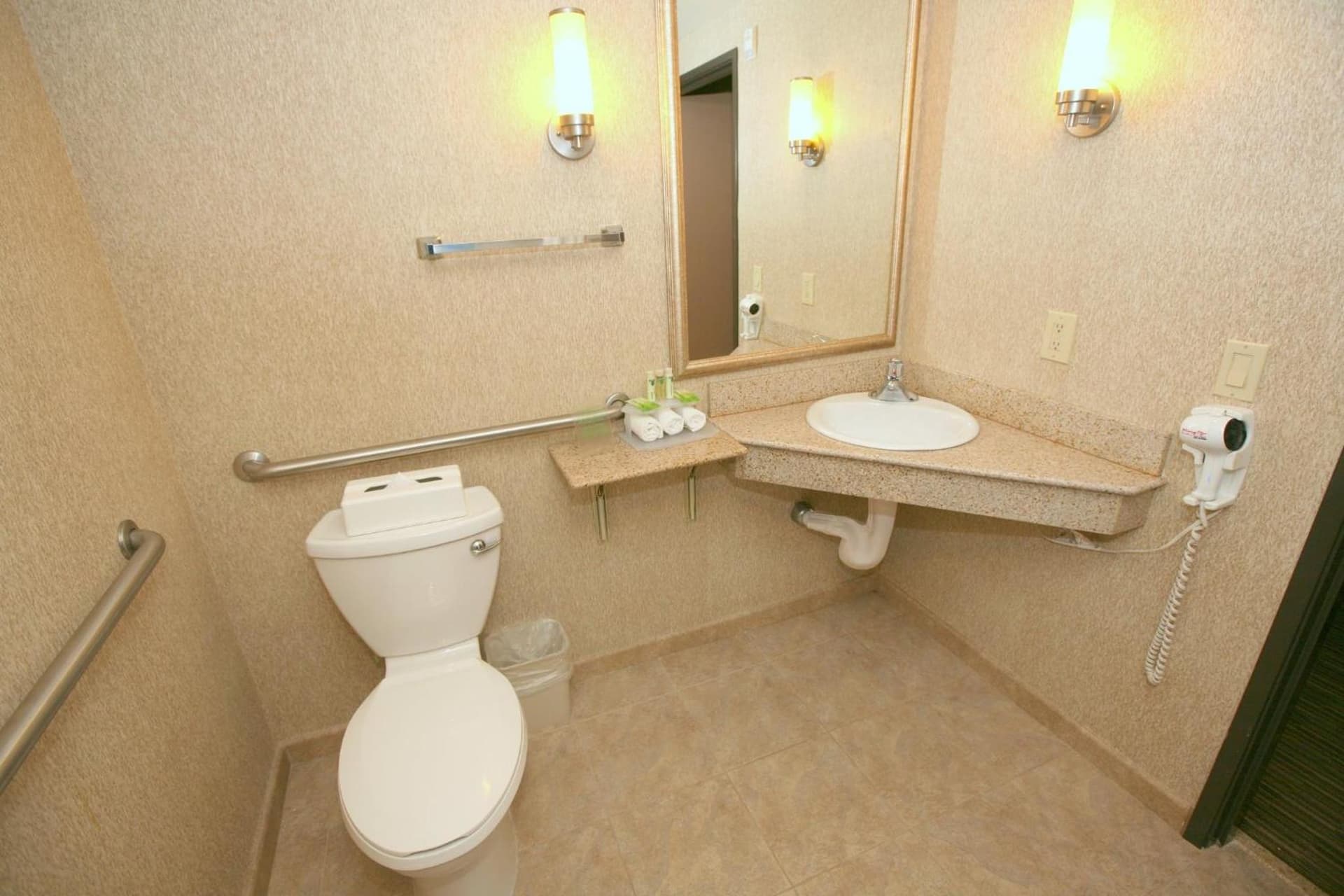 Holiday Inn Express San Diego South - Chula Vista by IHG gallery photo in Chula Vista, CA — image 76