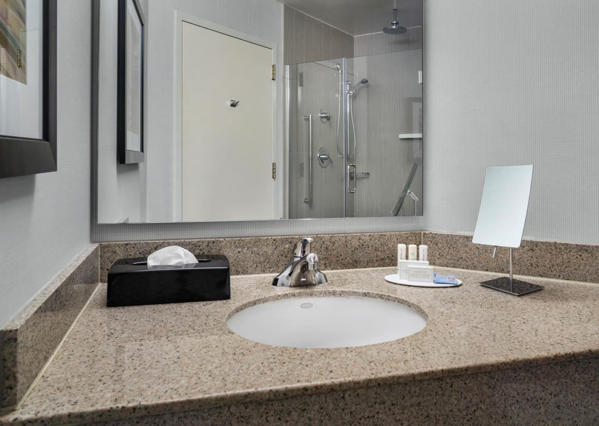 Courtyard Charlotte City Center interior in Charlotte, NC — gallery photo 2