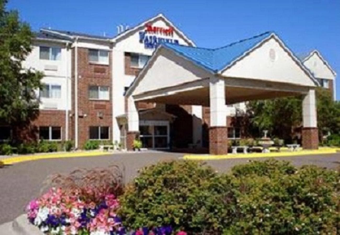 Fairfield Inn & Suites Minneapolis St. Paul/Roseville featured exterior or lobby in Roseville, MN — similar hotel