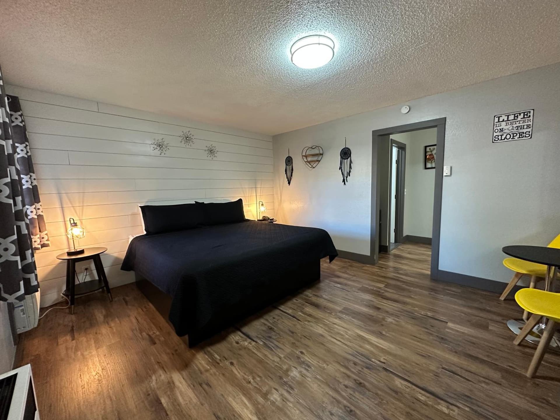 Lake Ridge South Lake Tahoe interior in South Lake Tahoe, CA — gallery photo 2