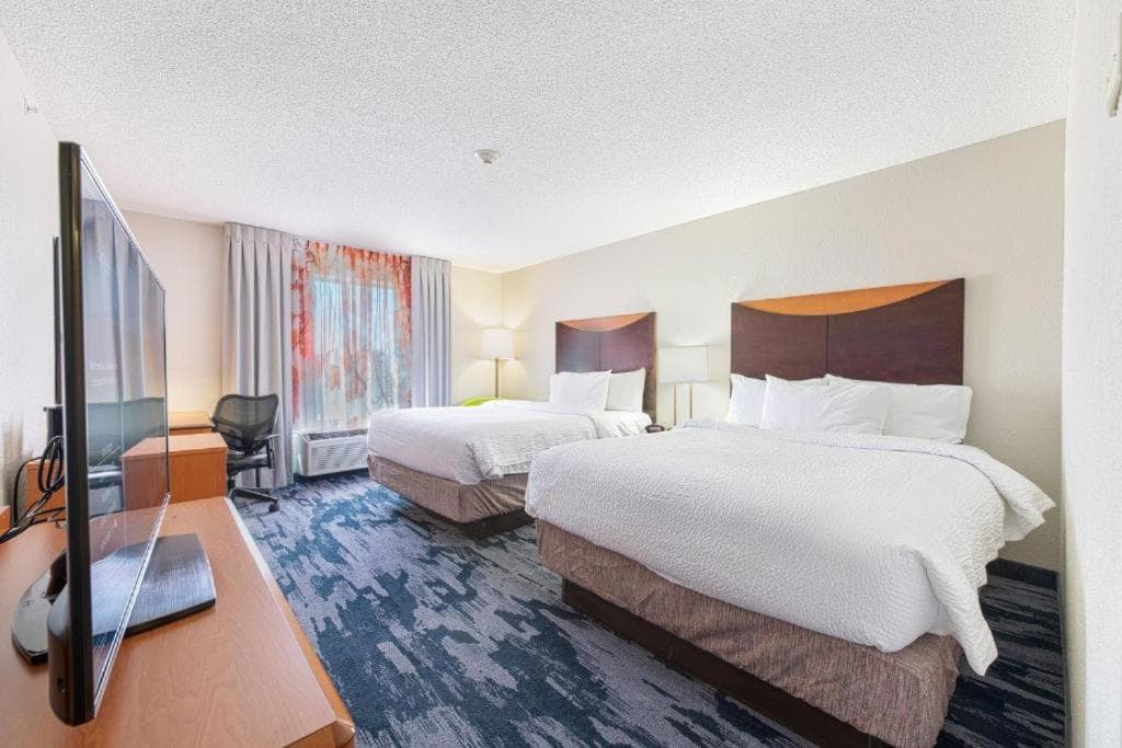 Fairfield Inn & Suites by Marriott Chicago Naperville property views in Naperville, IL — gallery photo 3