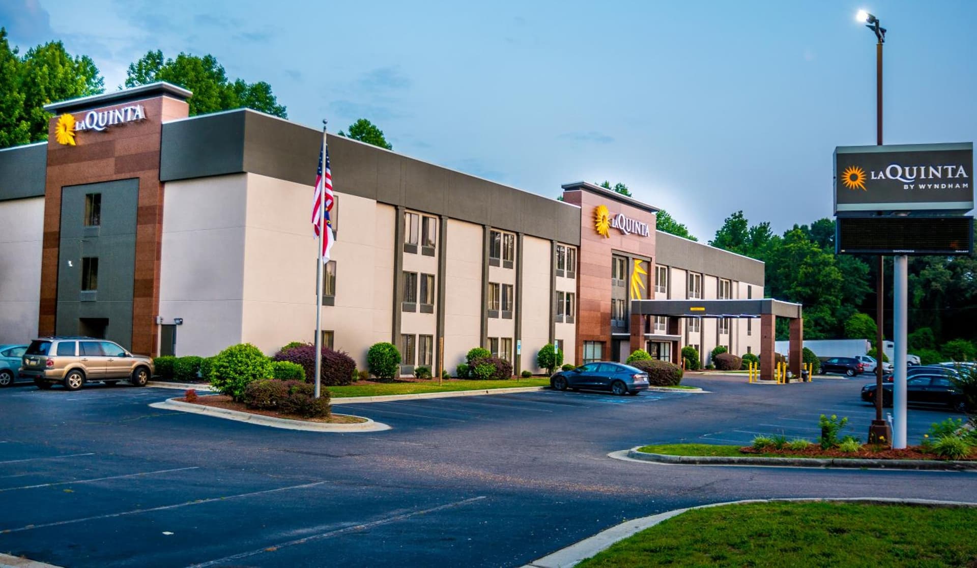 La Quinta Inn & Suites by Wyndham Fayetteville I-95 gallery photo in Fayetteville, NC — image 24