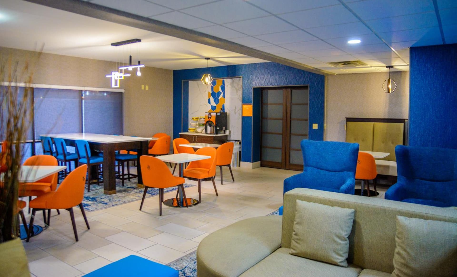 La Quinta Inn & Suites by Wyndham Fayetteville I-95 gallery photo in Fayetteville, NC — image 41