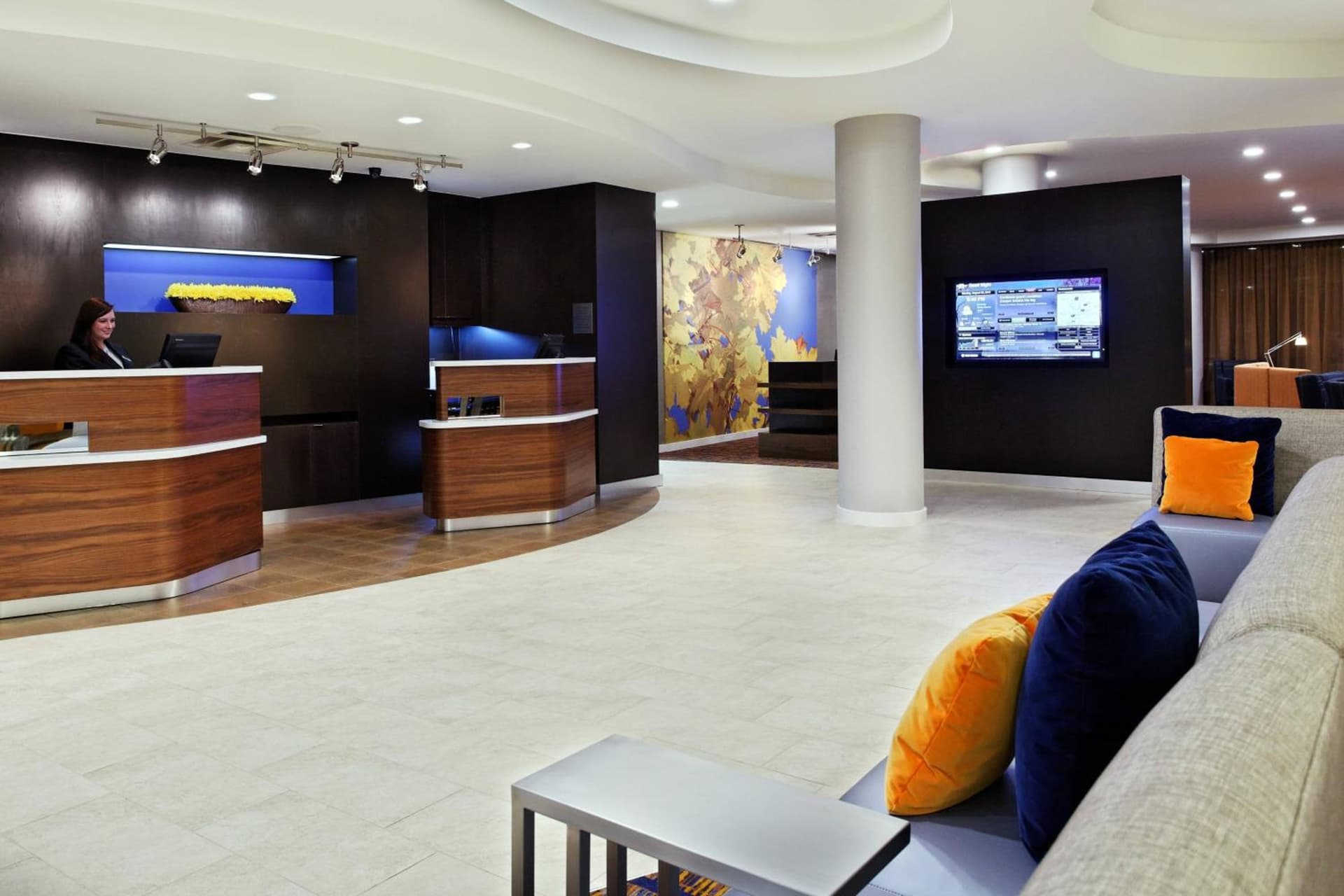 Courtyard by Marriott Knoxville Airport Alcoa interior in Alcoa, TN — gallery photo 2