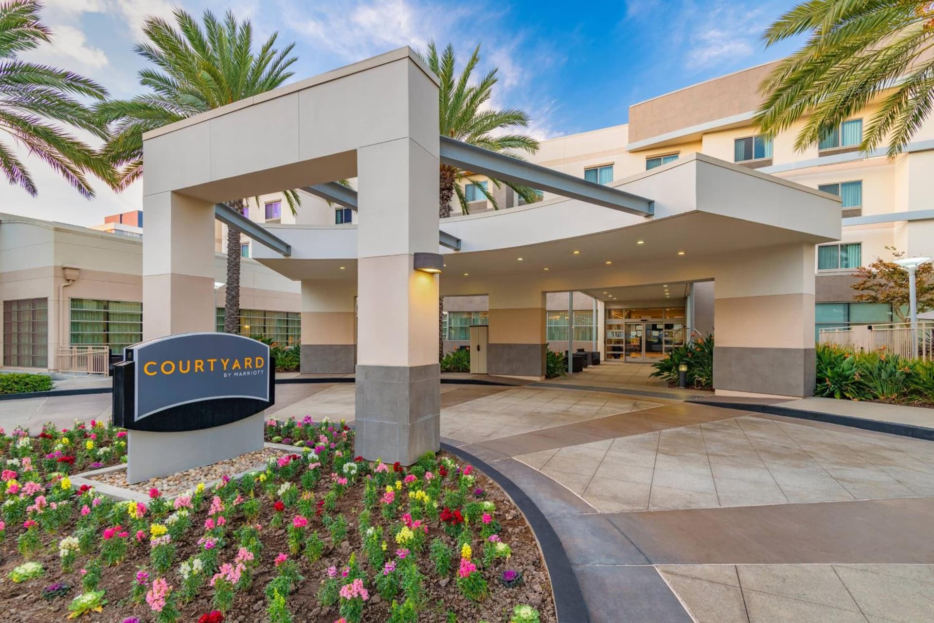 Courtyard by Marriott Santa Ana Orange County gallery photo in Santa Ana, CA — image 8