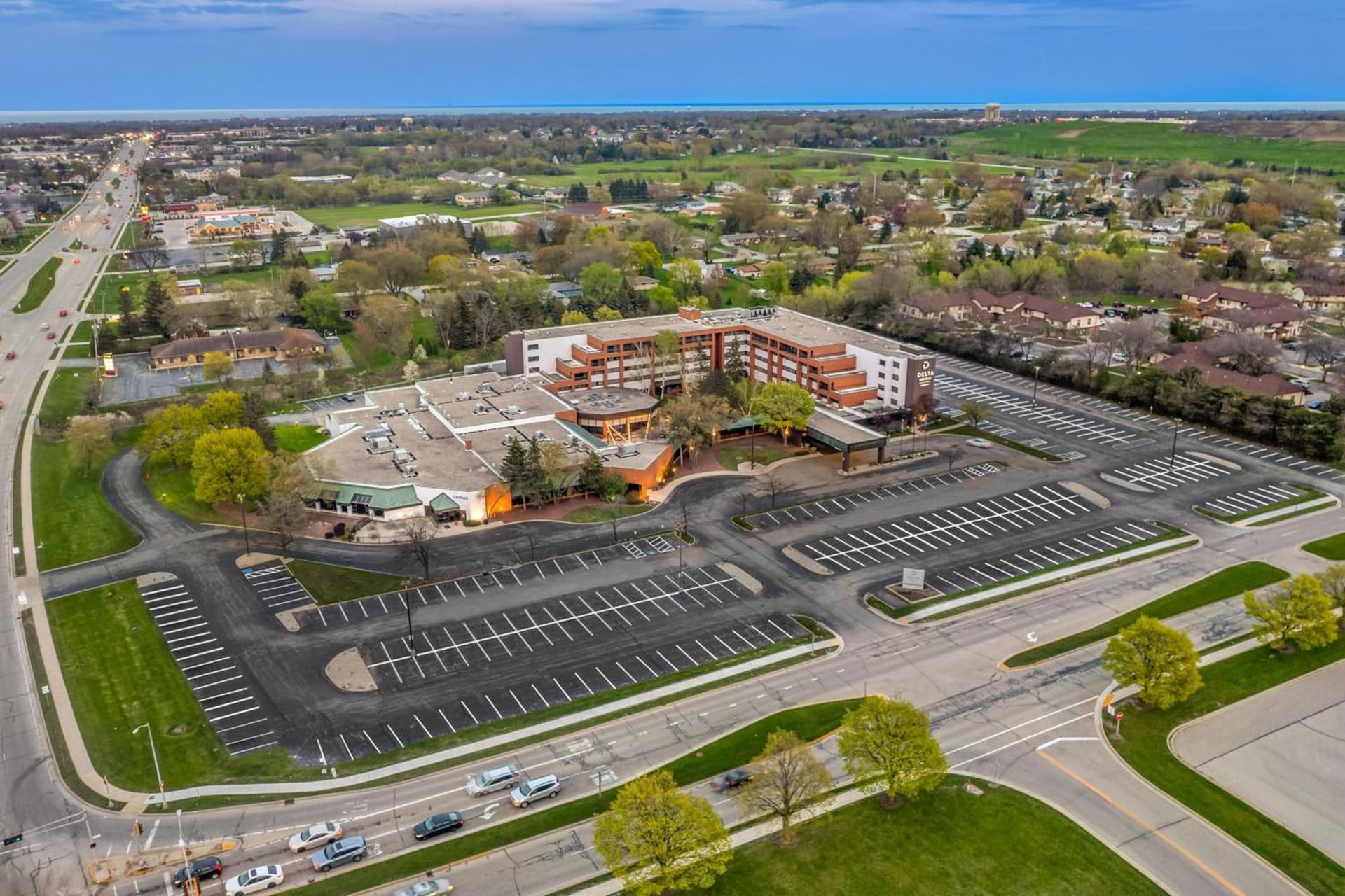 Delta Hotels by Marriott Mount Pleasant interior in Racine, WI — gallery photo 2