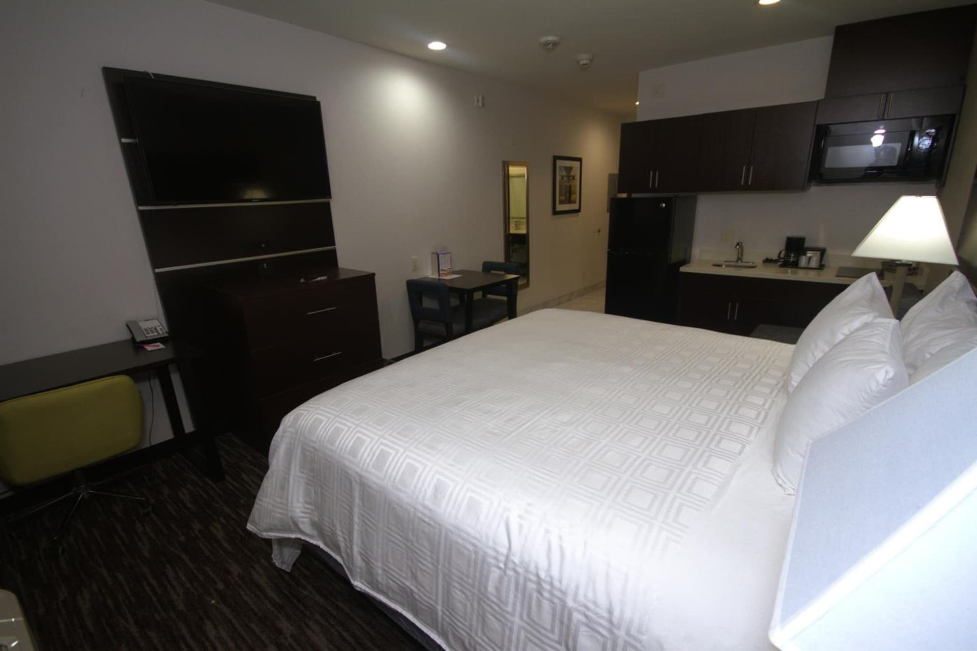 Atrium Hotel and Suites DFW Airport gallery photo in Irving, TX — image 12