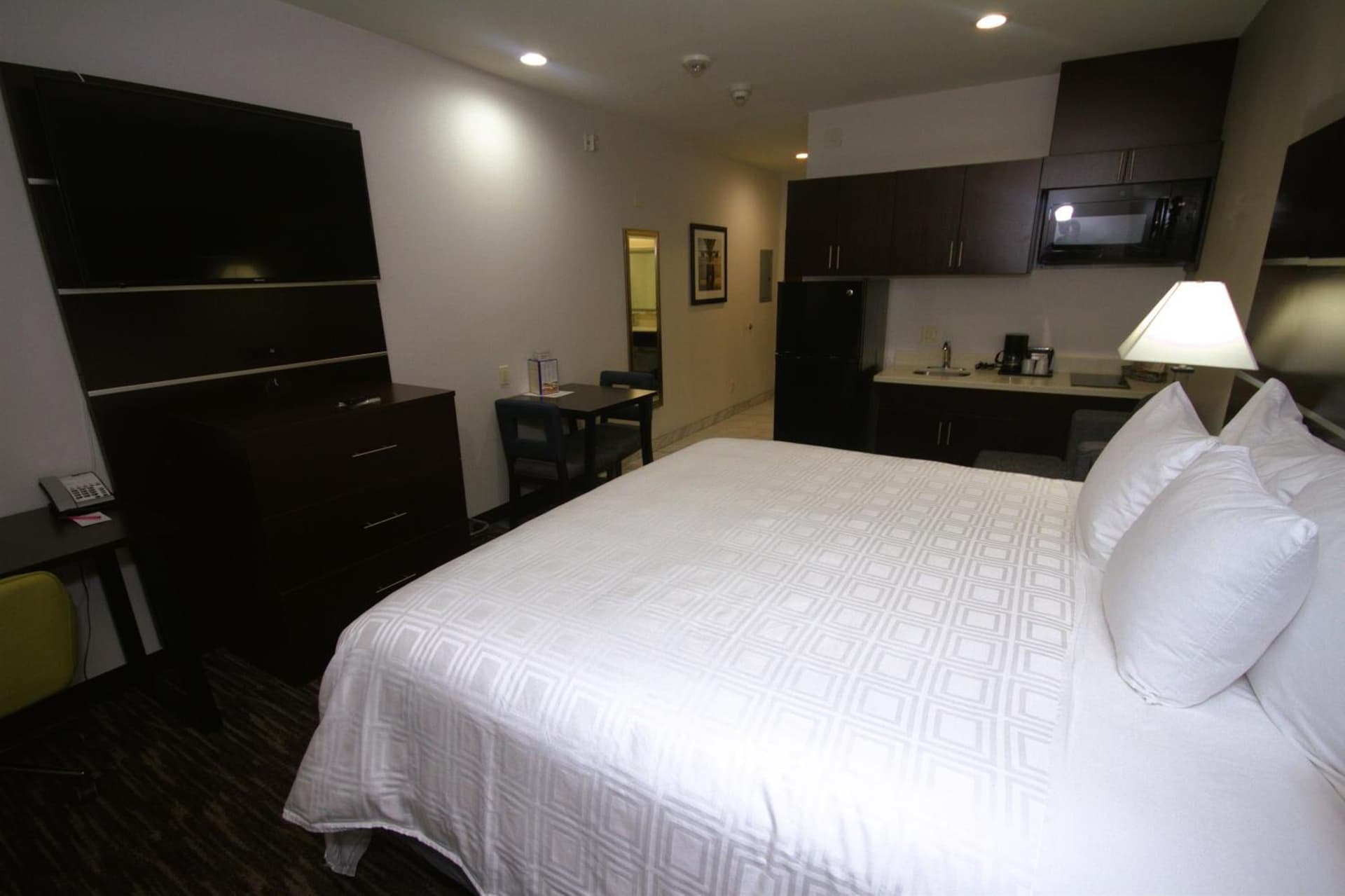Atrium Hotel and Suites DFW Airport gallery photo in Irving, TX — image 115