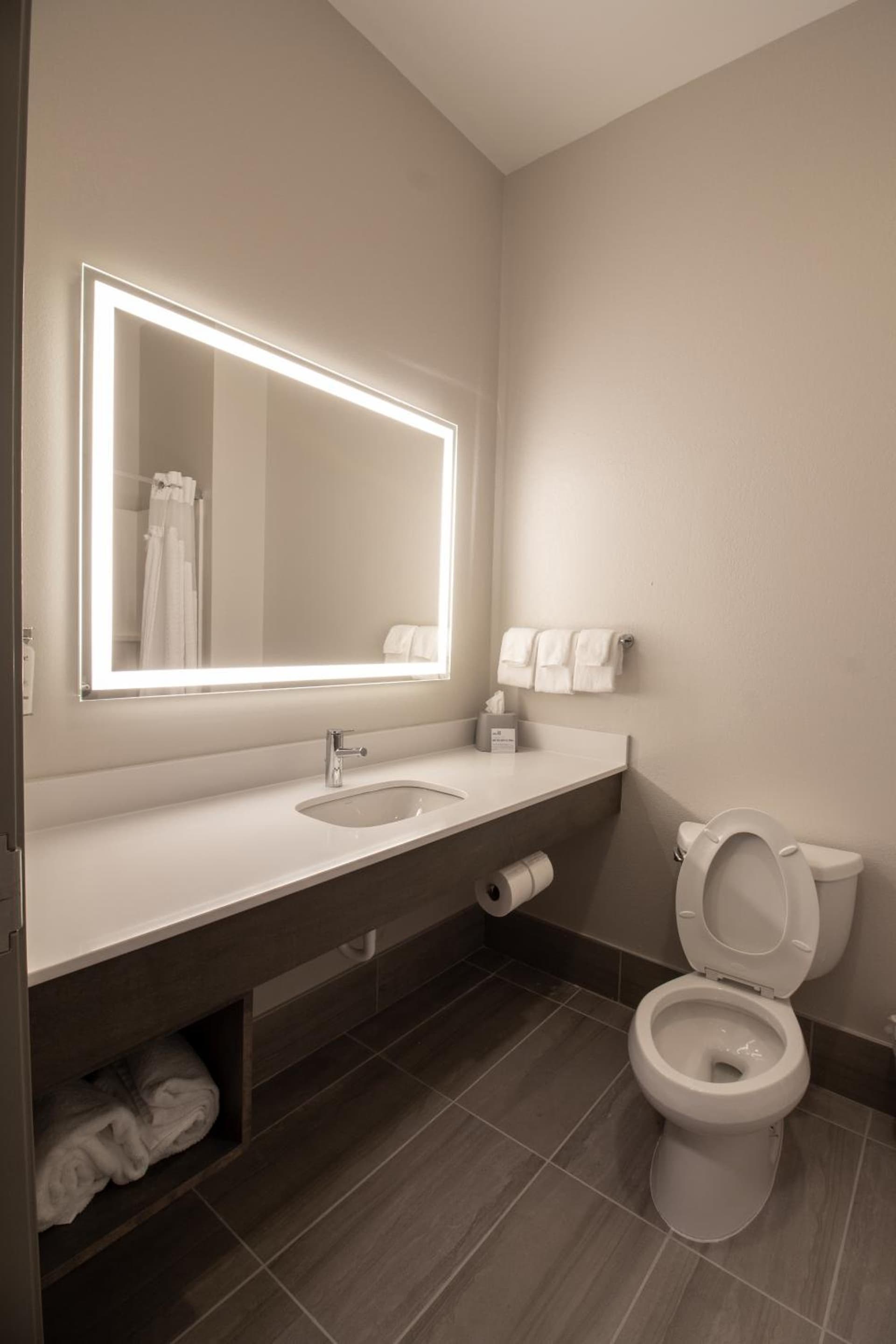 Holiday Inn Express Leland - Wilmington Area by IHG gallery photo in Leland, NC — image 8